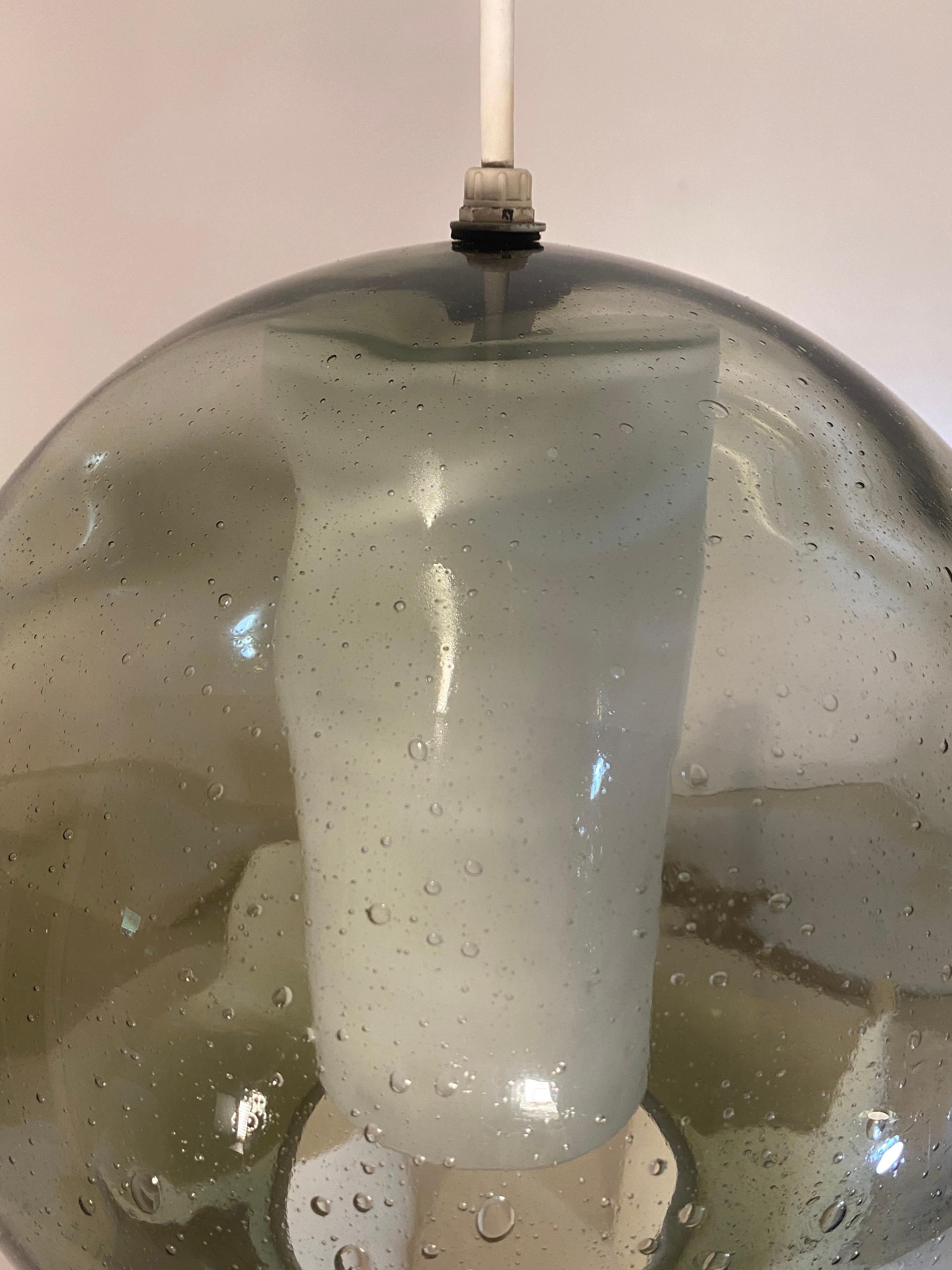Globe soufflé à la main Svend Middelboe avec intérieur en verre caché en vente 3
