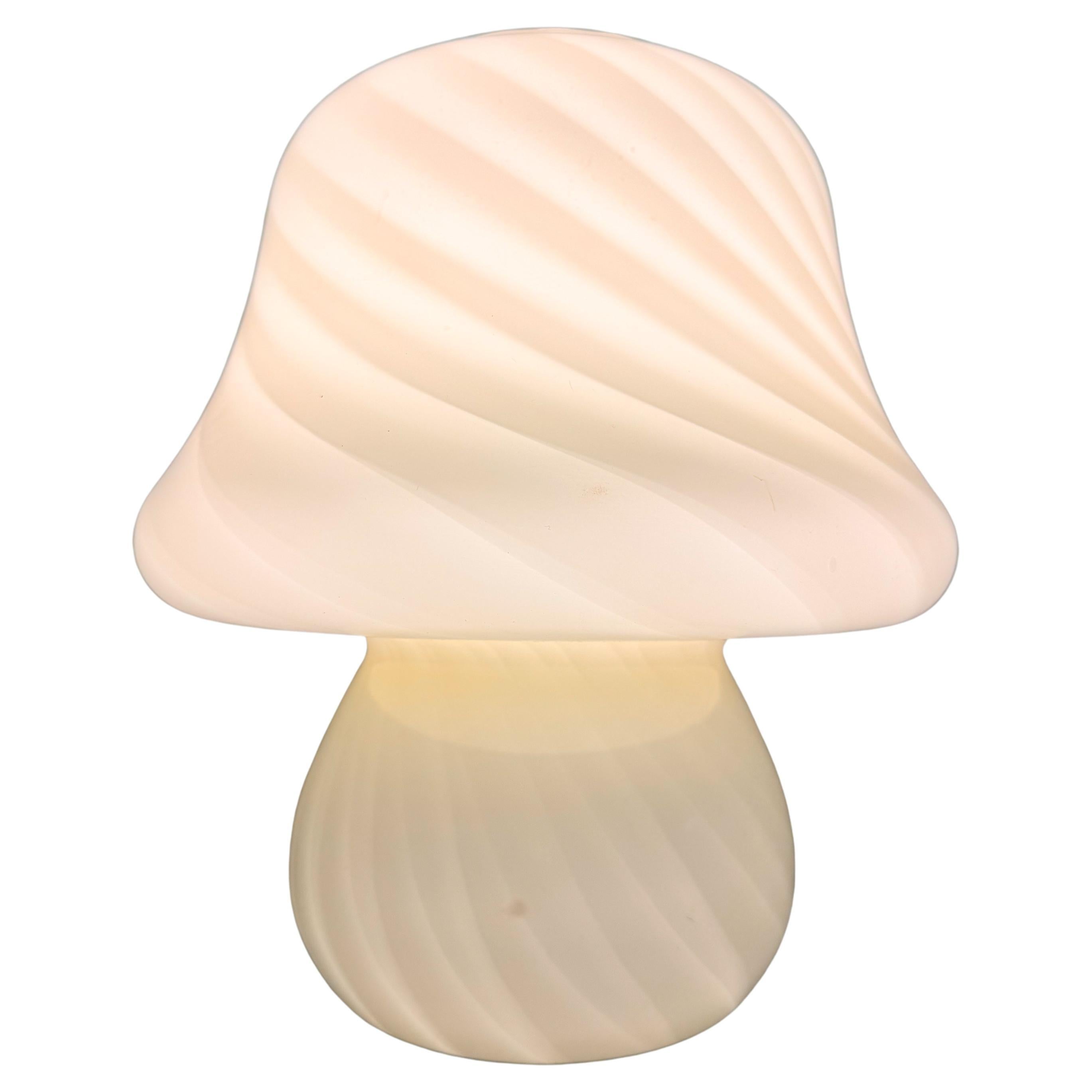 Italian Handblown Murano Swirl Glass Mushroom Lamp in Creamy White, MCM, 1970s For Sale