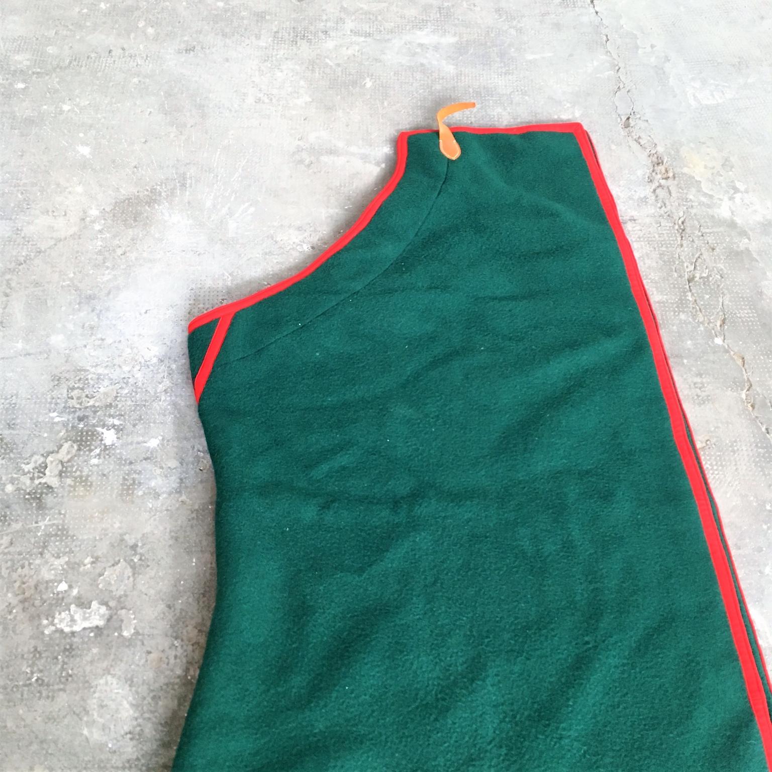 Italienische handgefertigte grüne Deckendecke mit Pferdemotiv aus Wolle und Leder Selleria Pariani 1980 im Angebot 5