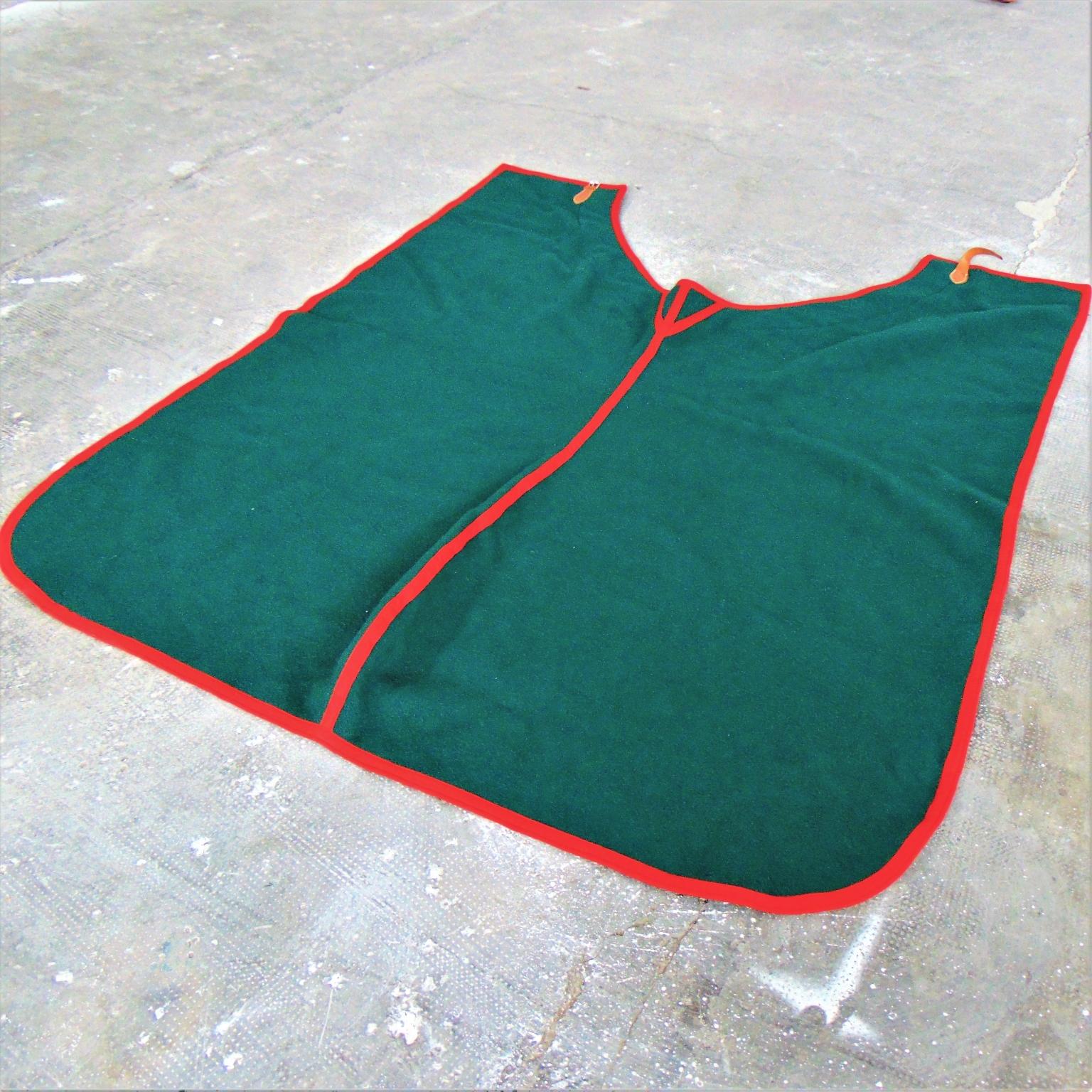 Italian Handcrafted Green Blanket Horse Throw Wool Leather Selleria Pariani 1980 In Good Condition For Sale In Arosio, IT