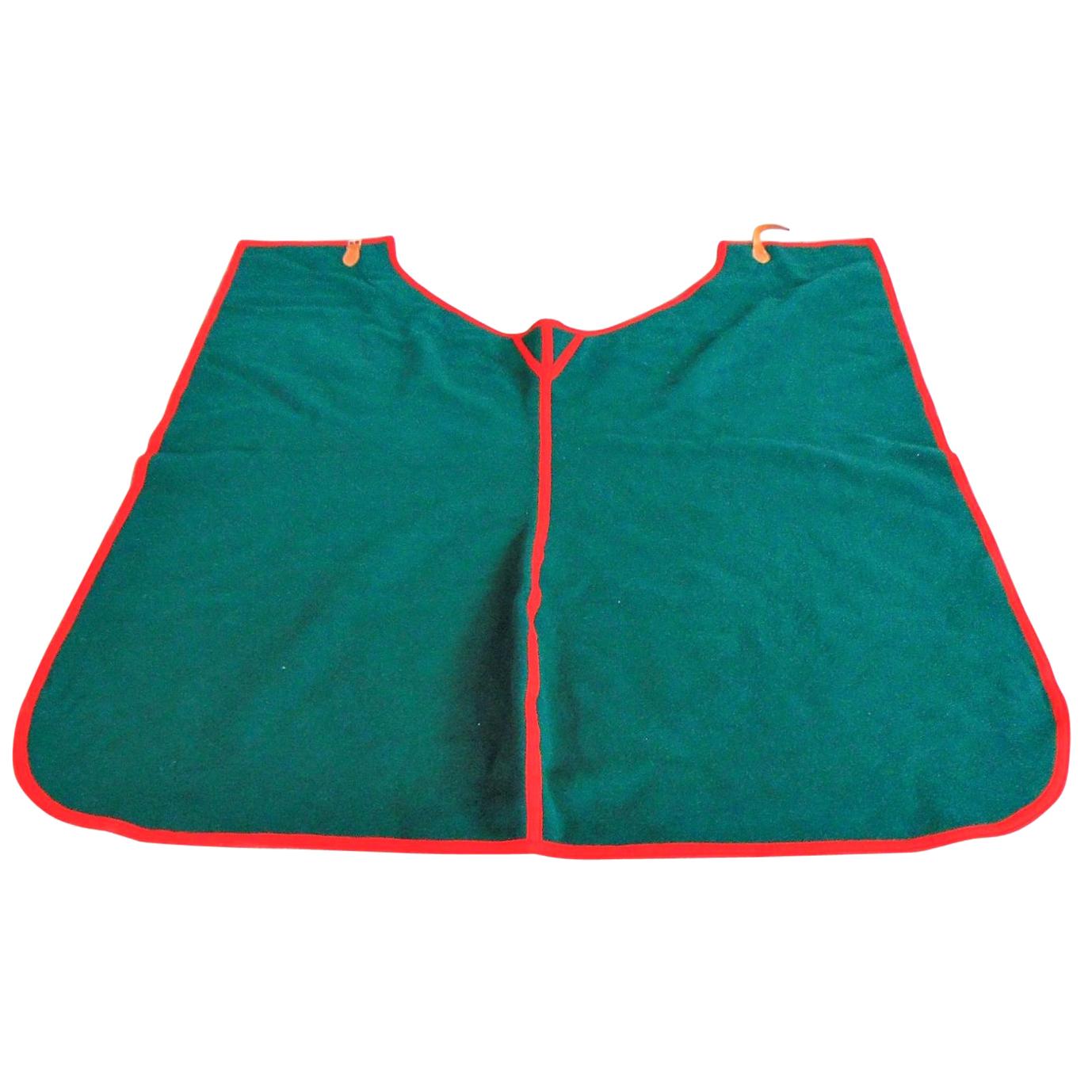 Italienische handgefertigte grüne Deckendecke mit Pferdemotiv aus Wolle und Leder Selleria Pariani 1980 im Angebot