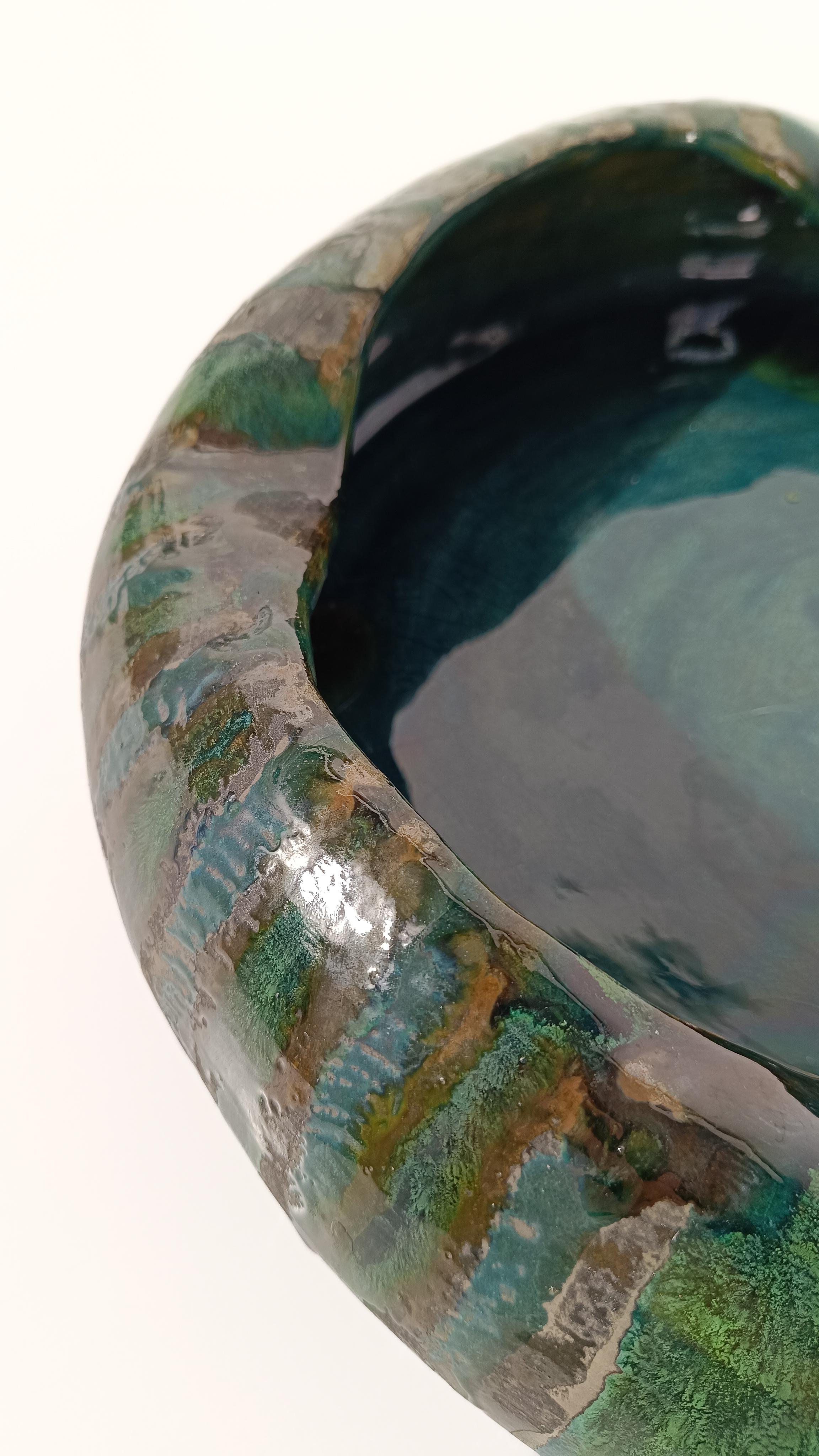 Italienische handgefertigte moderne dekorative Schale aus Keramik im Raku-Stil aus der Mitte des Jahrhunderts im Angebot 9