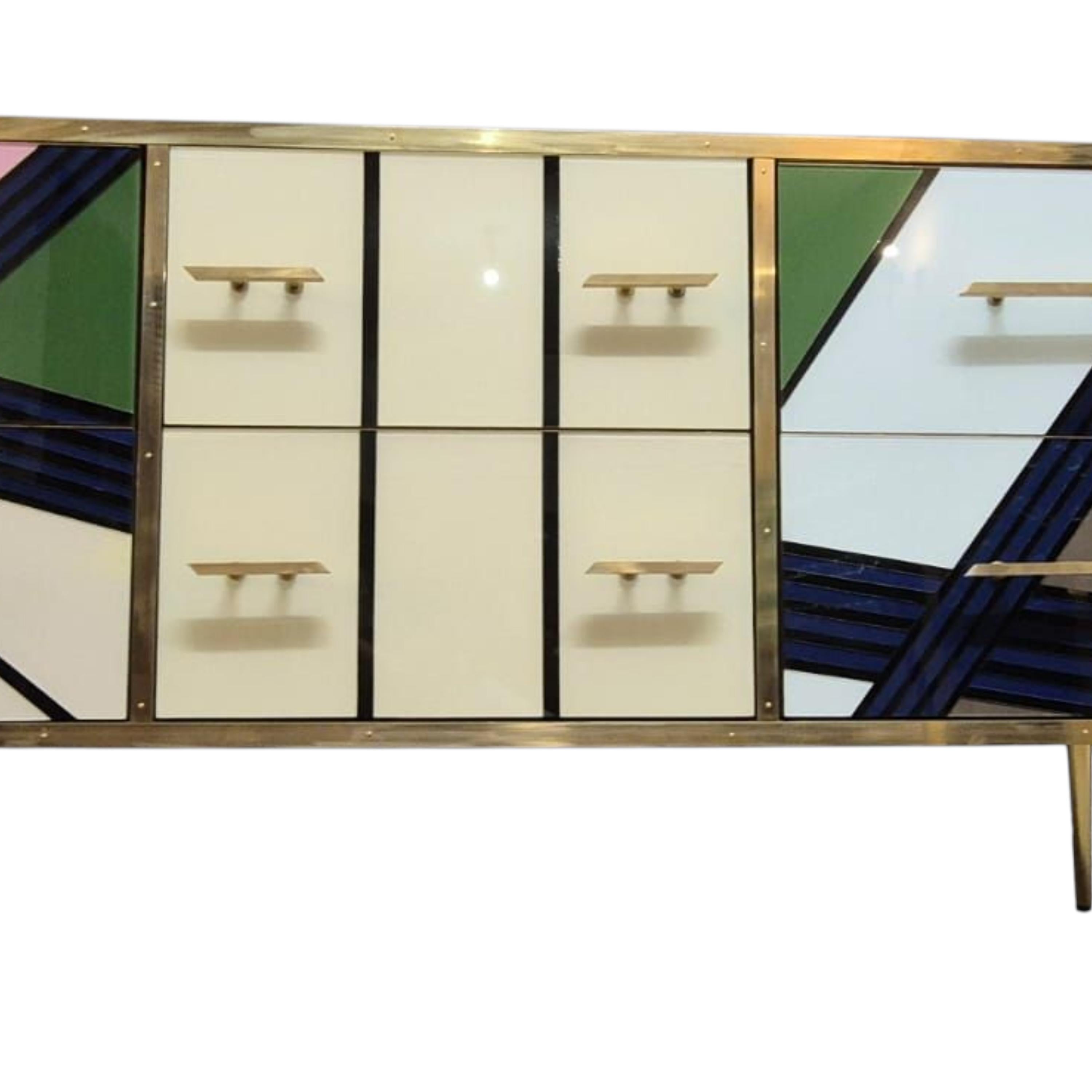 Italian Commode italienne en verre de Murano et en laiton fabriquée à la main par Justfurnituress en vente