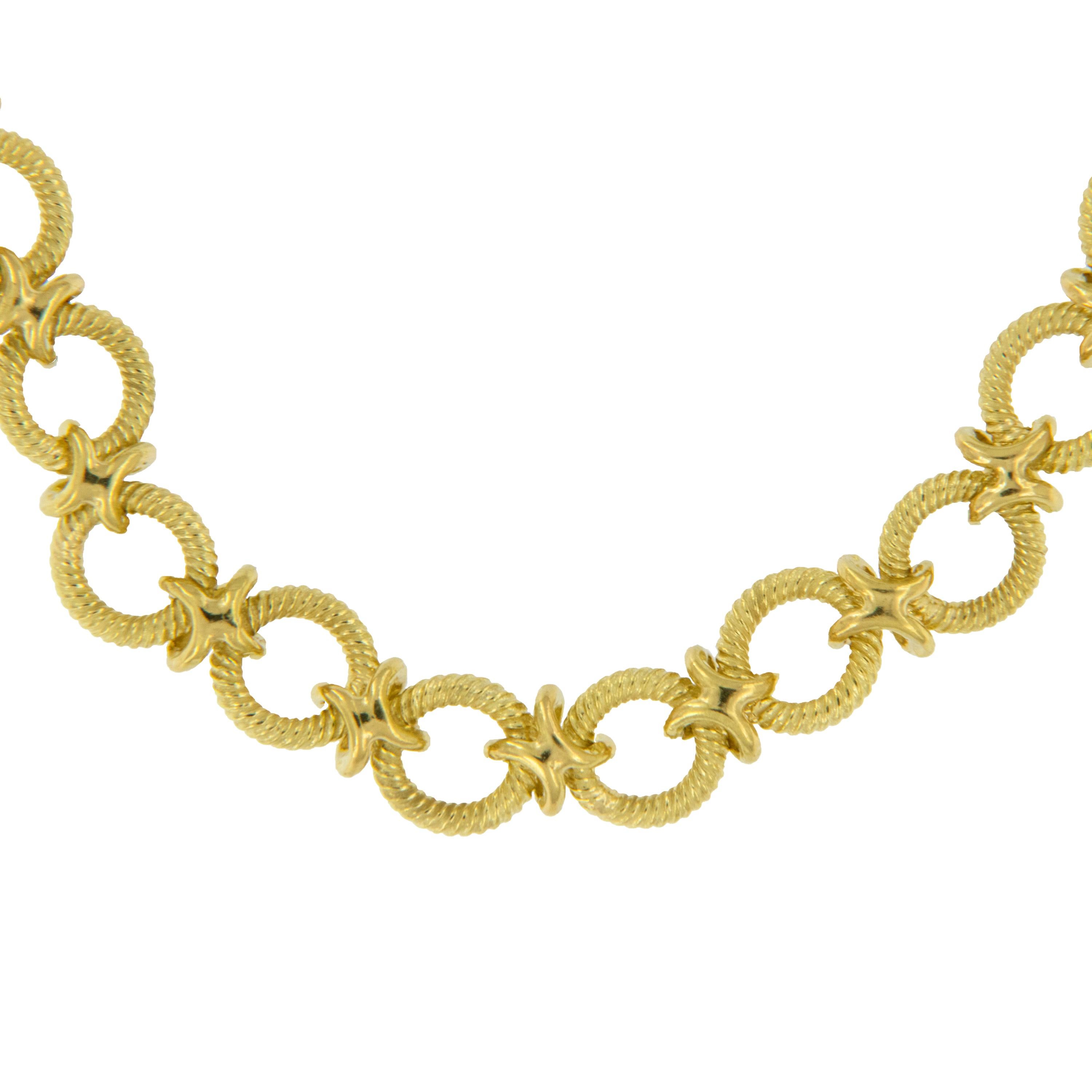 Beautiful handcrafted Italian 18k gold ribbed round chain necklace with a secure lobster clasp looks perfect on it's own and also fabulous layered with other pieces! Necklace is 18 inches long x 5mm wide. Complimentary signature wrapping &