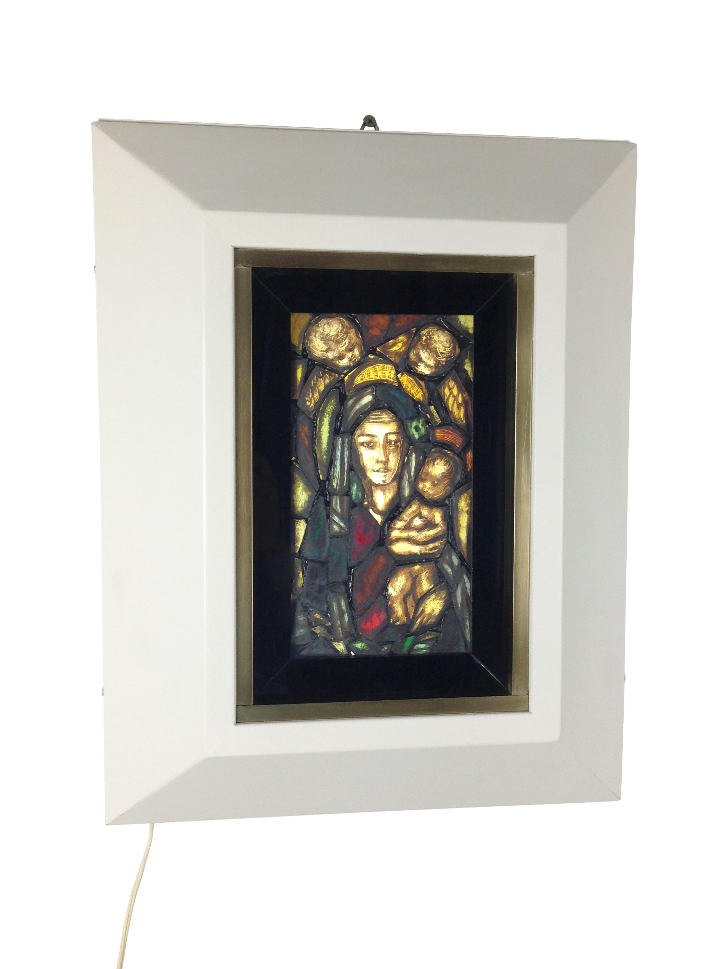 Space Age Finestra artistica da parete retroilluminata con Madonna Child & Child e angeli, realizzata a mano in Italia nel 1960 in vendita