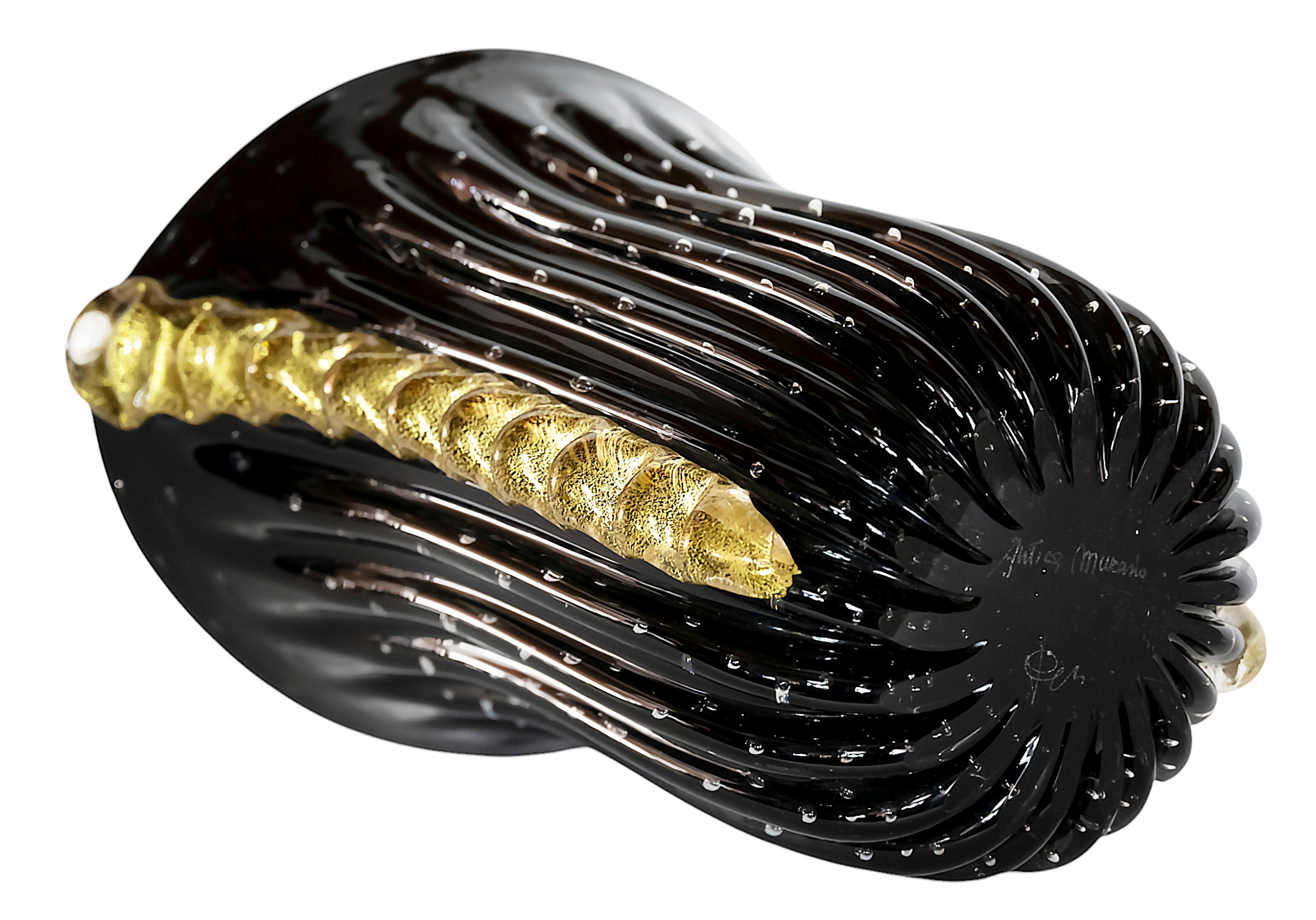 Italian Handmade Black and Gold Murano Glass Vase For Sale 1