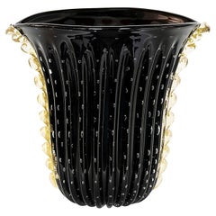Italienische handgefertigte Vase aus schwarzem und goldenem Murano-Glas