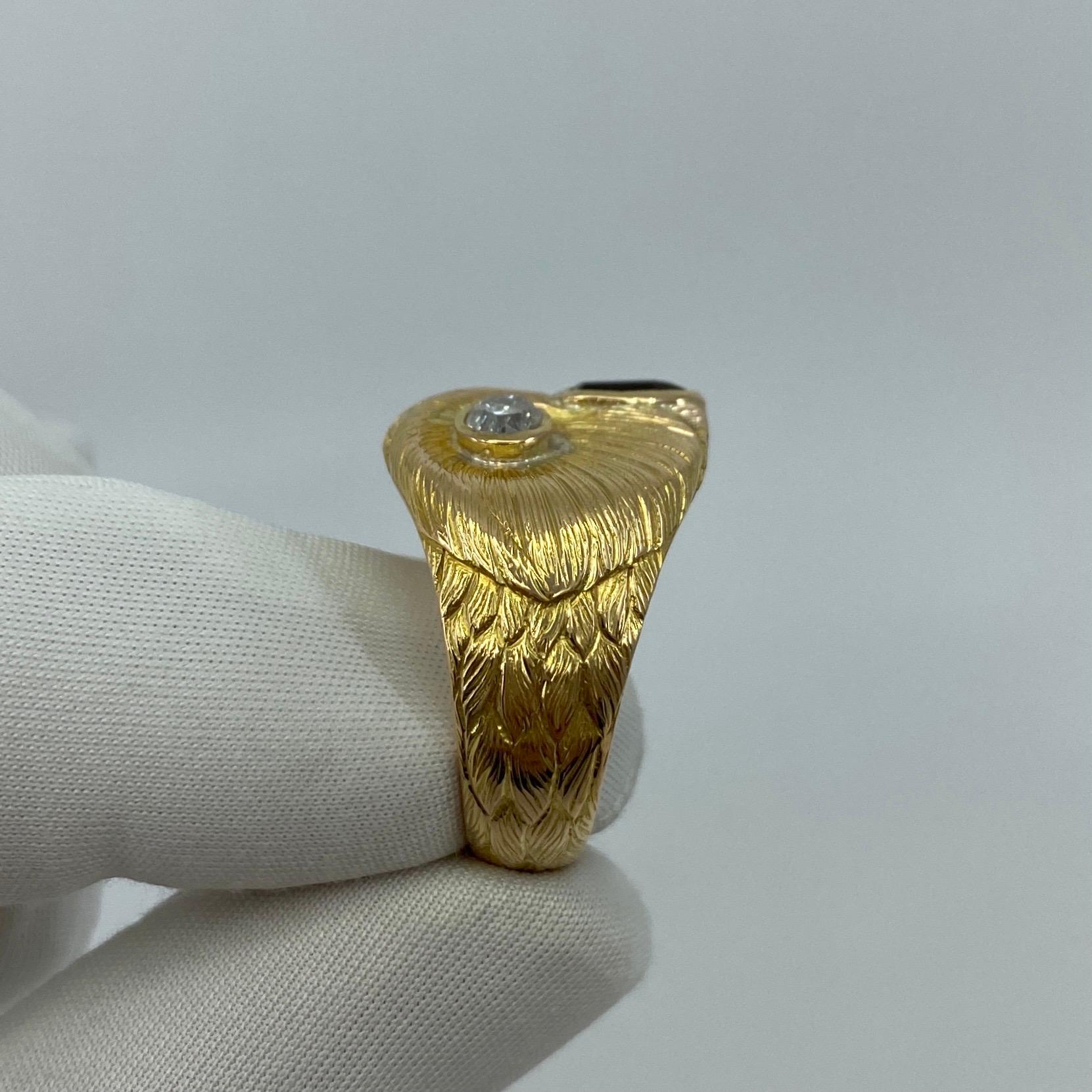 Women's or Men's Italian Handmade Diamond & Garnet Owl 18k Yellow Gold Vintage Ring