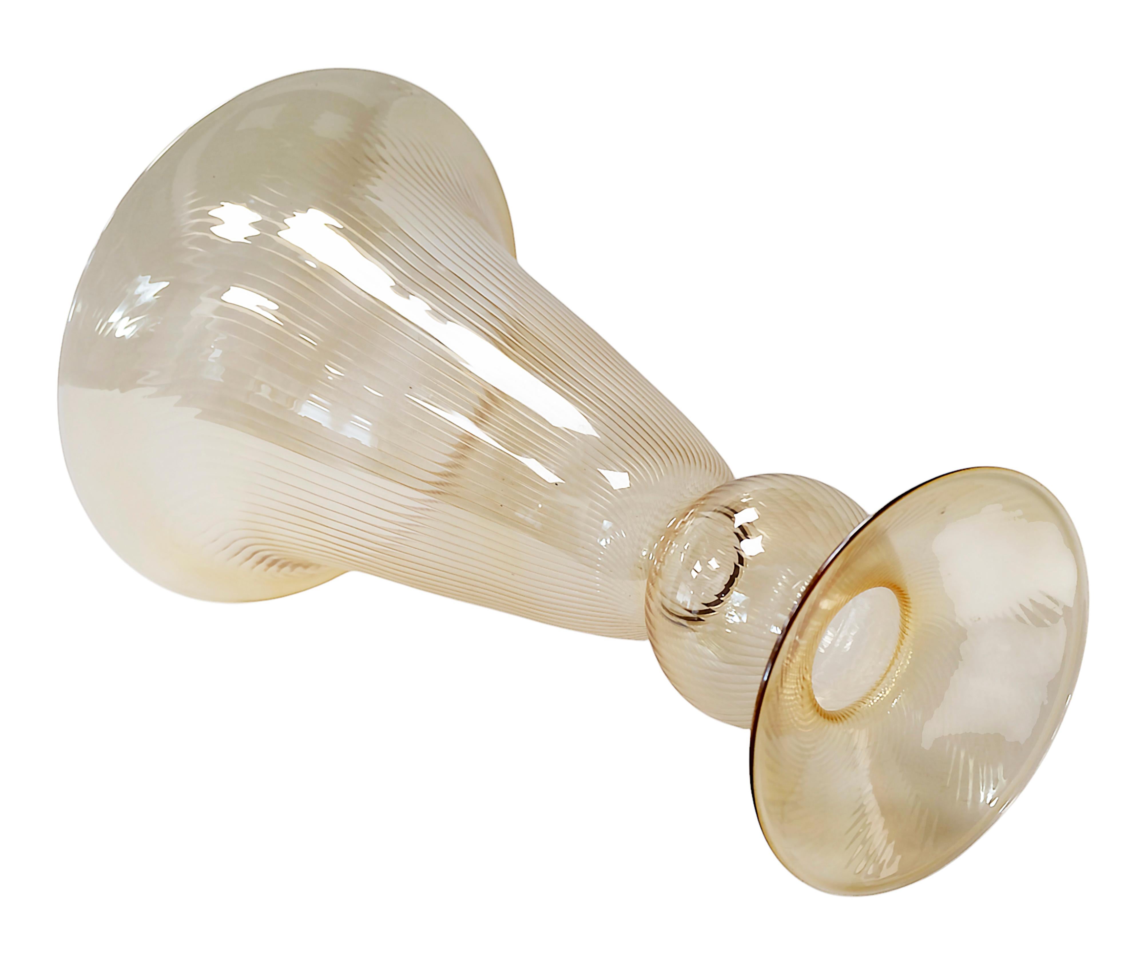 Fatto a mano Vaso di vetro italiano fatto a mano in vendita