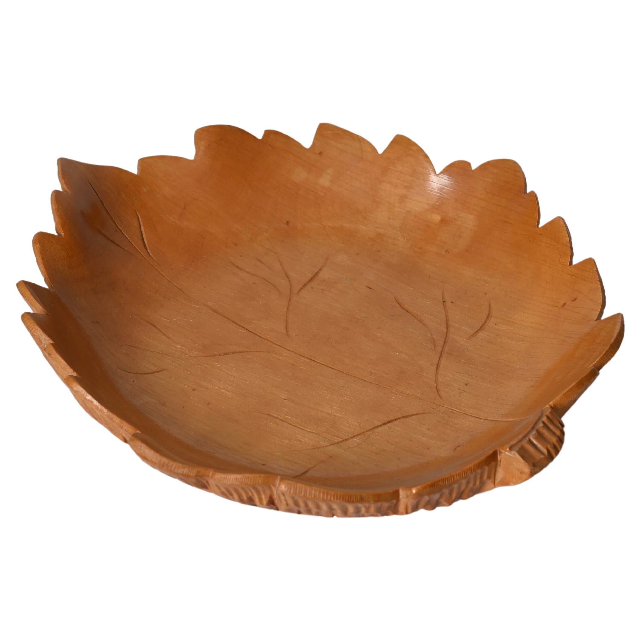 Italian Handmade Maple Leaf Shaped Centerpiece, Aldo Tura for Macabo, 1950s For Sale