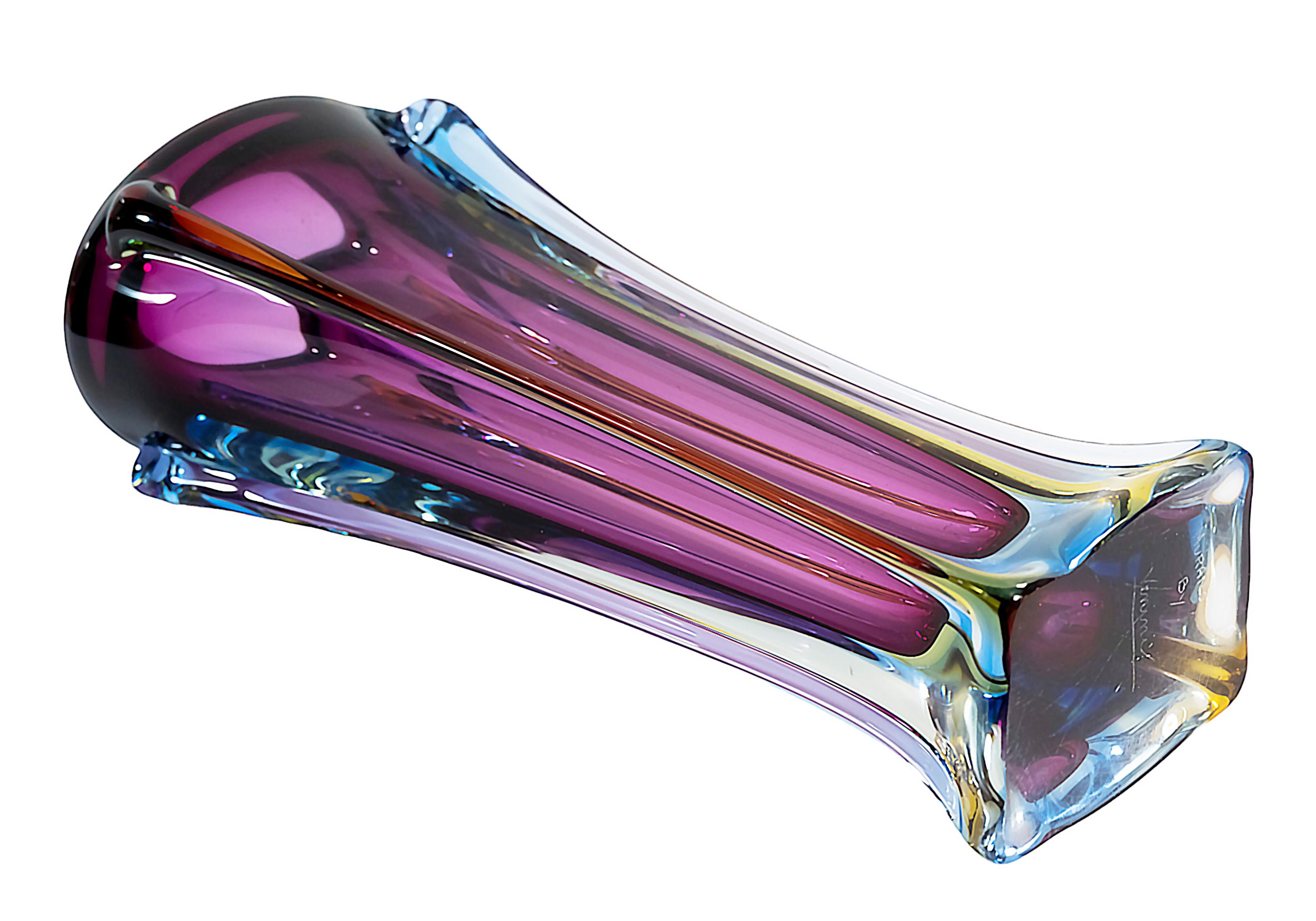 Jarrón italiano de cristal de Murano hecho a mano firmado Venini, años 60 Hecho a mano en venta