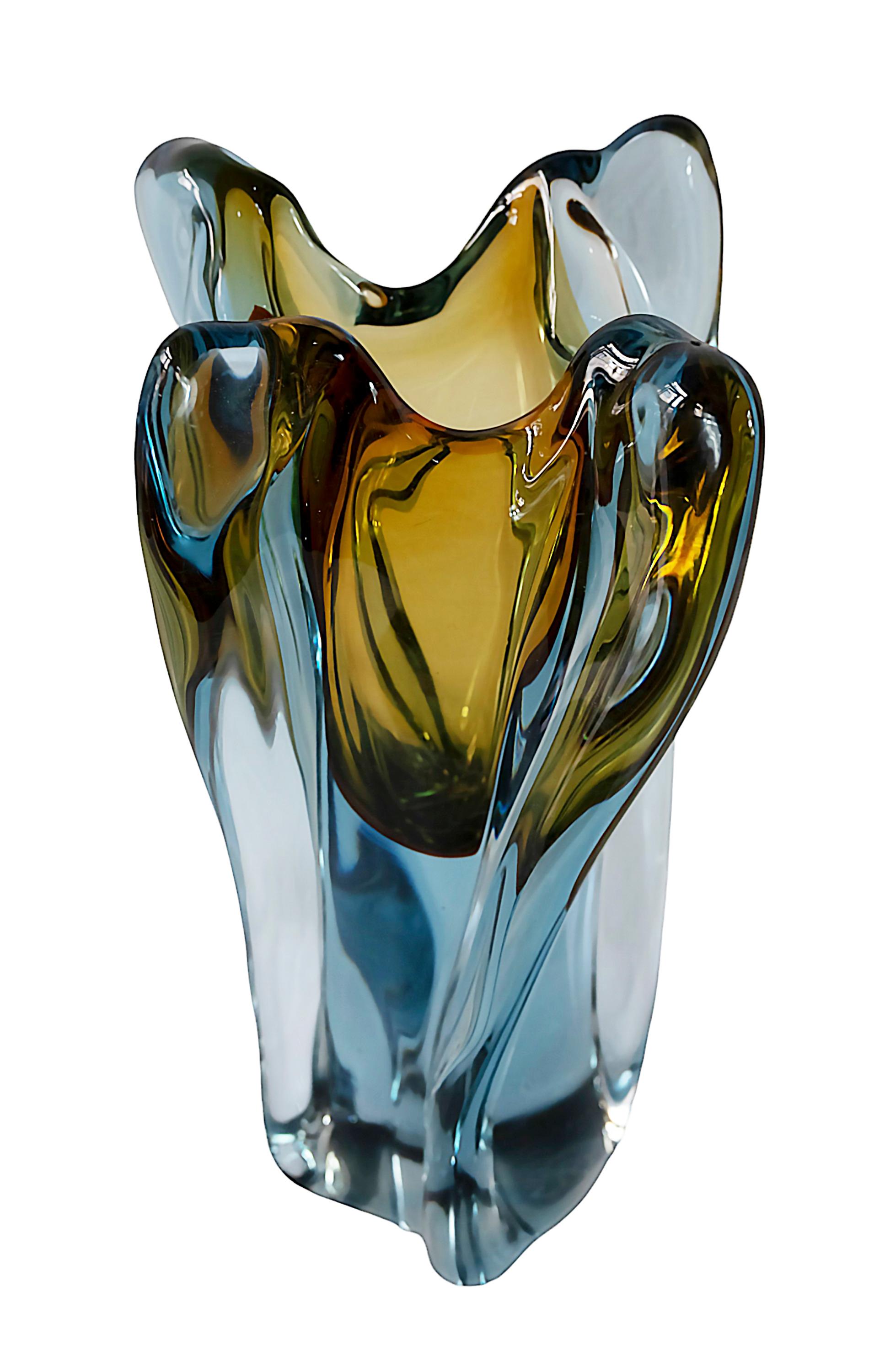 Italienische handgefertigte Murano Glass Sommerso Vase, 1970er Jahre (Handgefertigt) im Angebot
