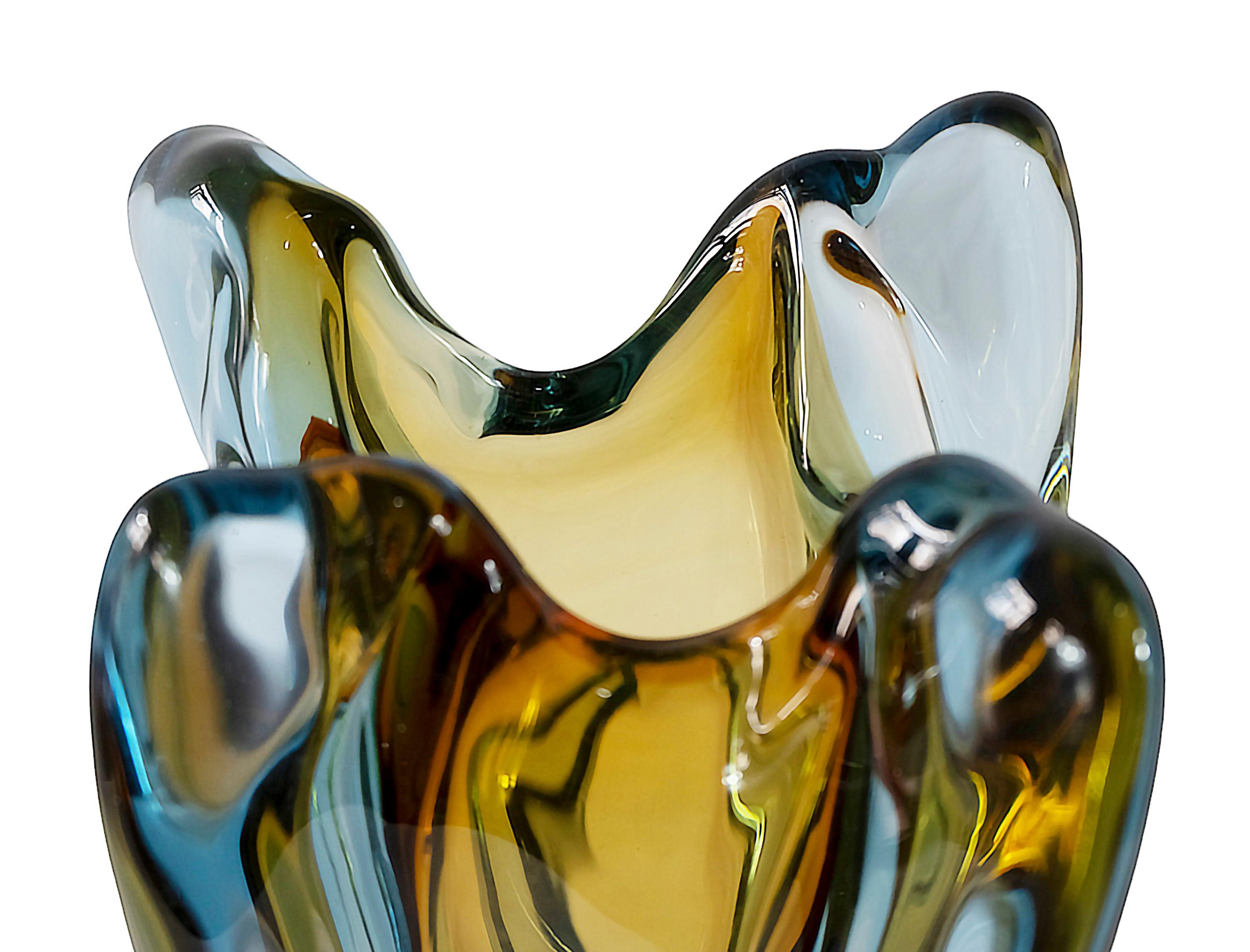 Italienische handgefertigte Murano Glass Sommerso Vase, 1970er Jahre (Muranoglas) im Angebot