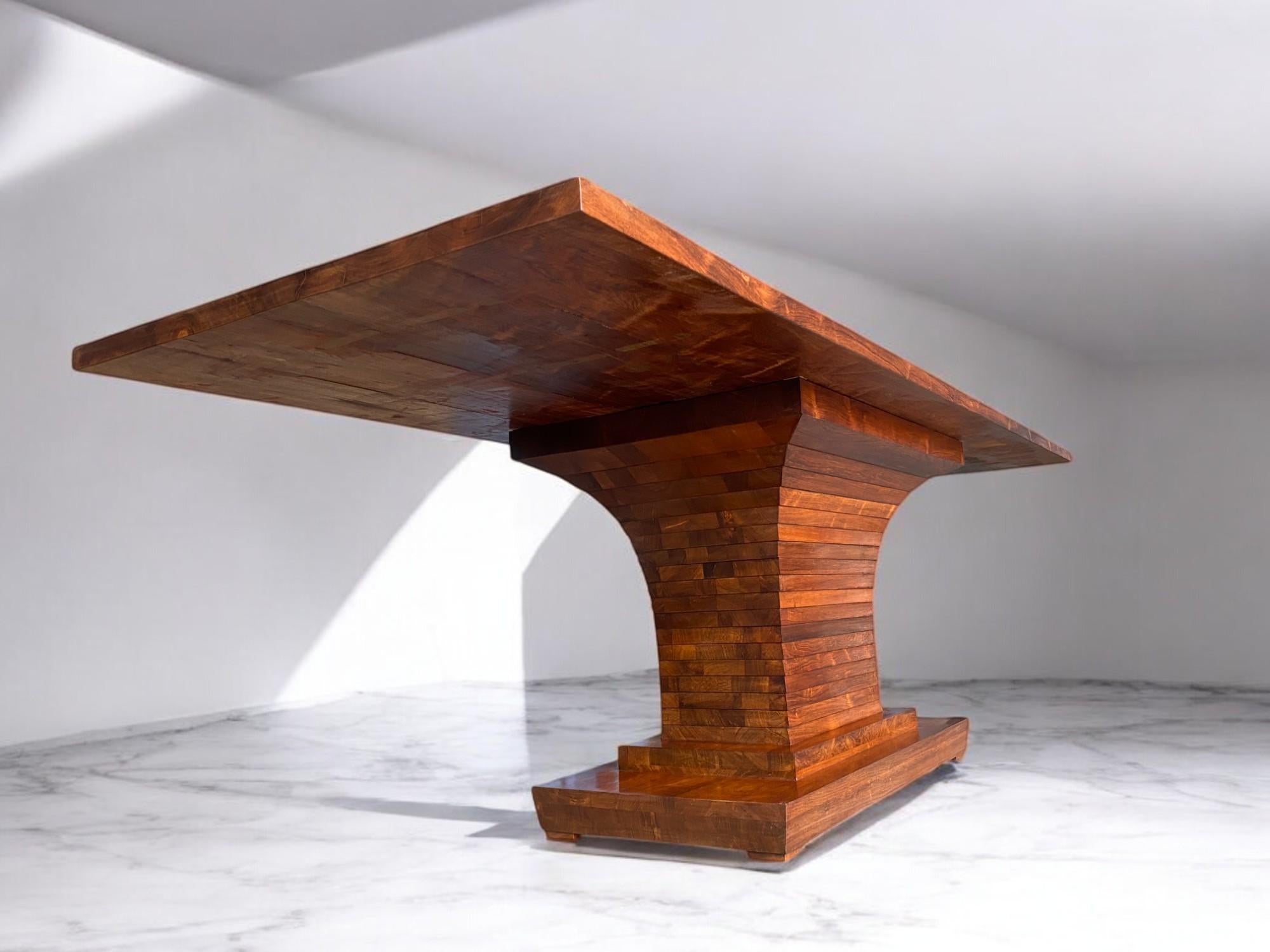 Table de salle à manger figurative italienne faite à la main, pièce unique, 2024 en vente 4