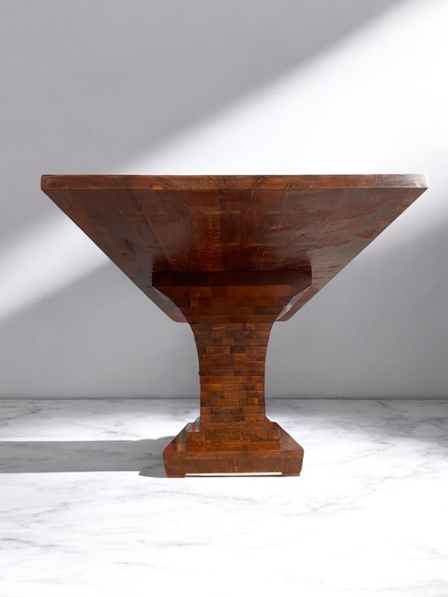 Moderne Table de salle à manger figurative italienne faite à la main, pièce unique, 2024 en vente