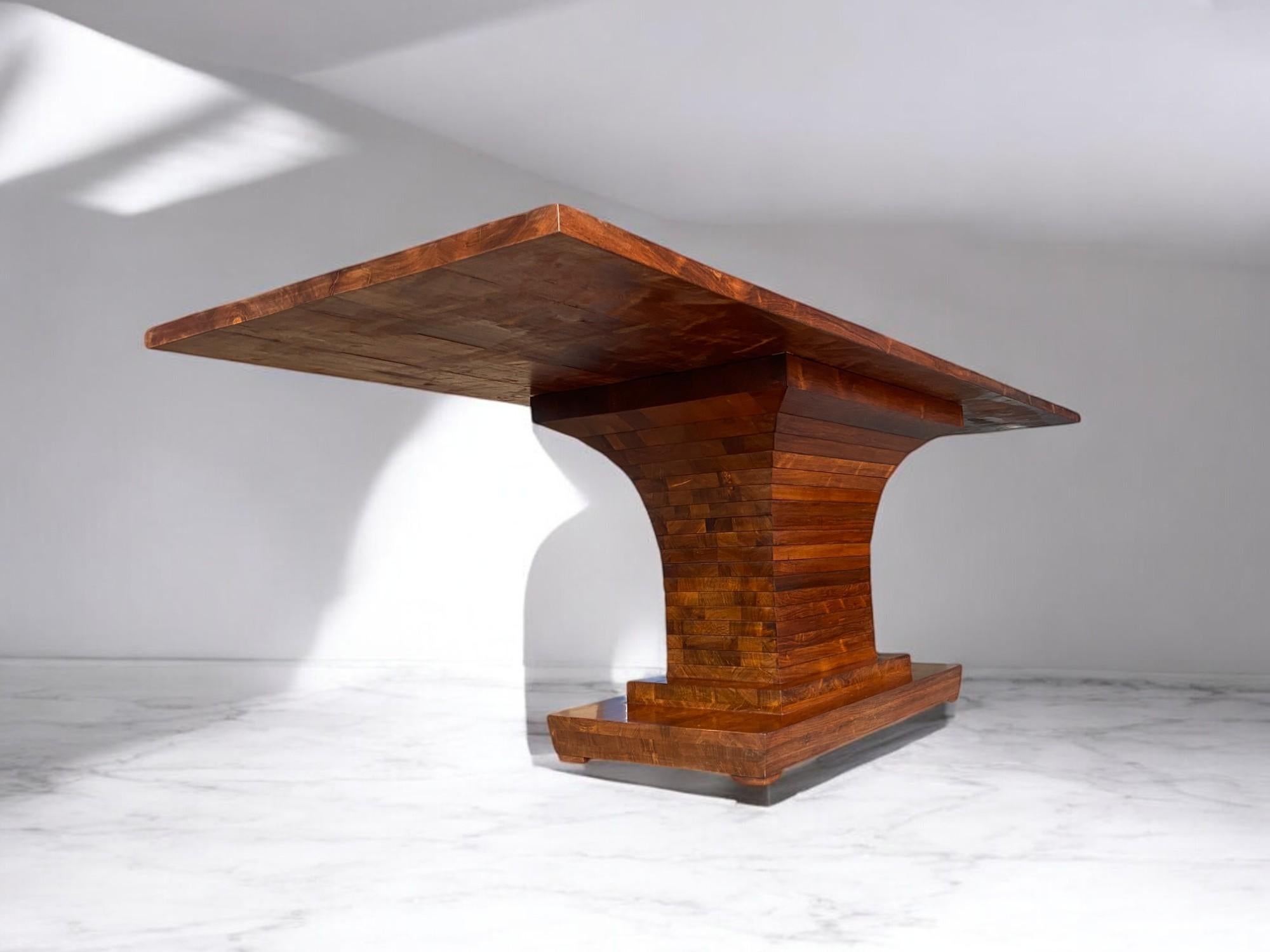 Teck Table de salle à manger figurative italienne faite à la main, pièce unique, 2024 en vente