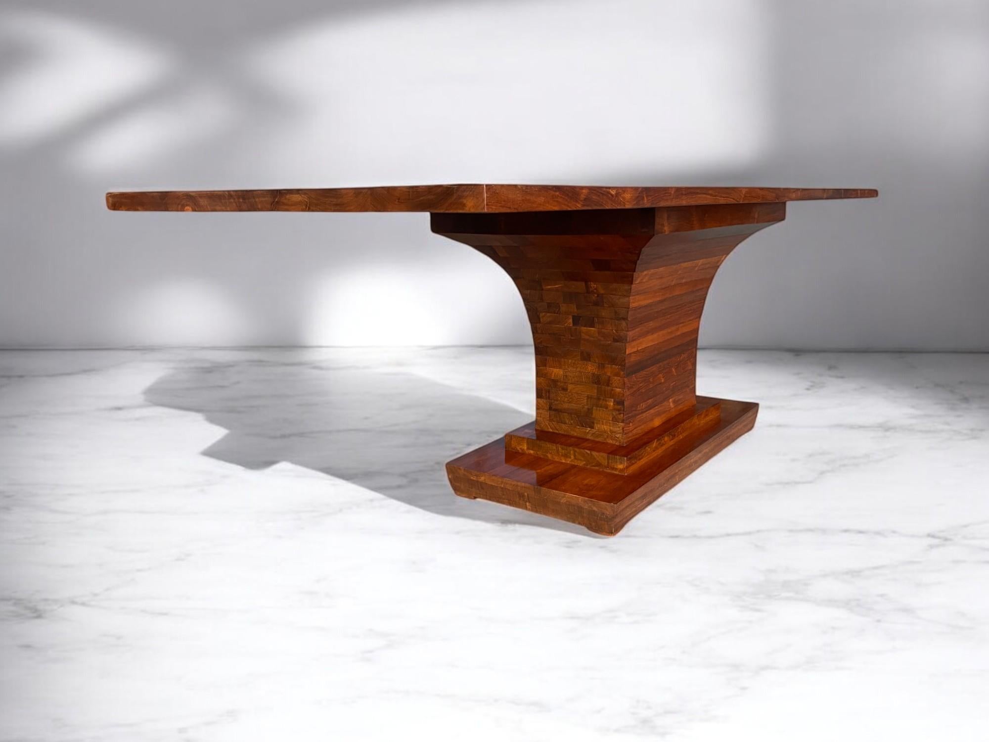 Table de salle à manger figurative italienne faite à la main, pièce unique, 2024 en vente 1