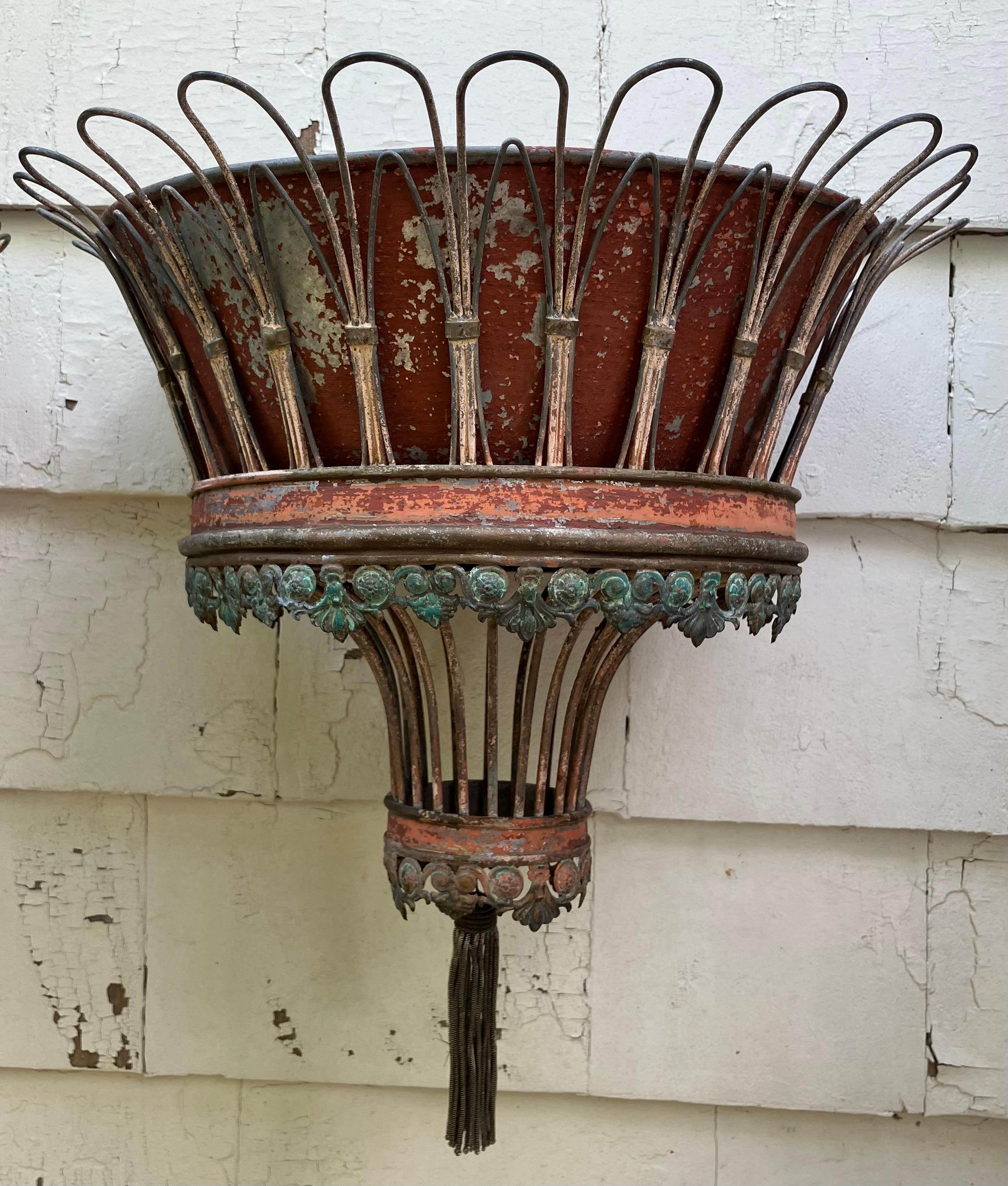 Jardineras de pared colgantes italianas siglo XIX en venta