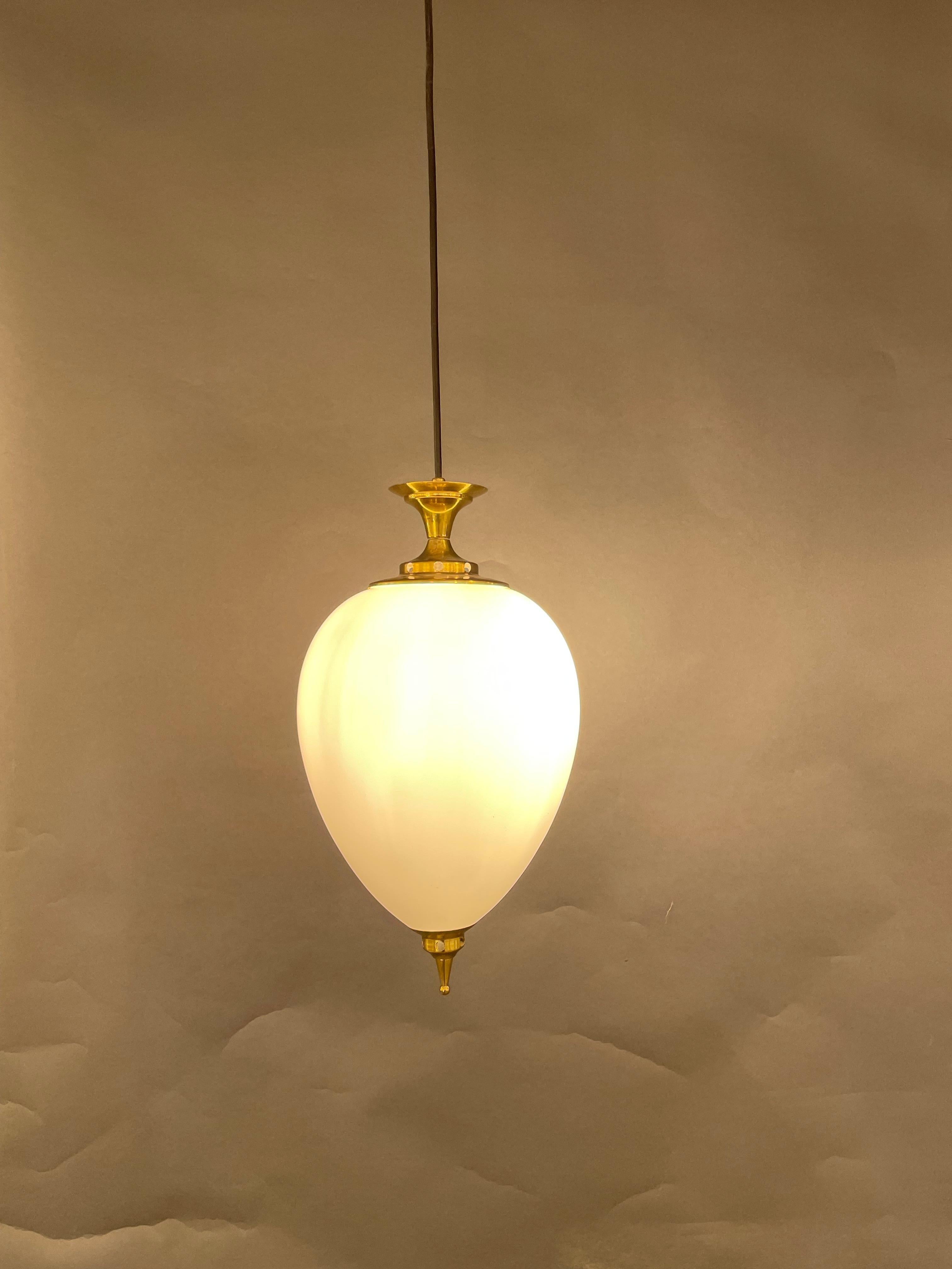 Mid-Century Modern Italian Hanging Lamp in Brass and Murano Glass, circa 1950s