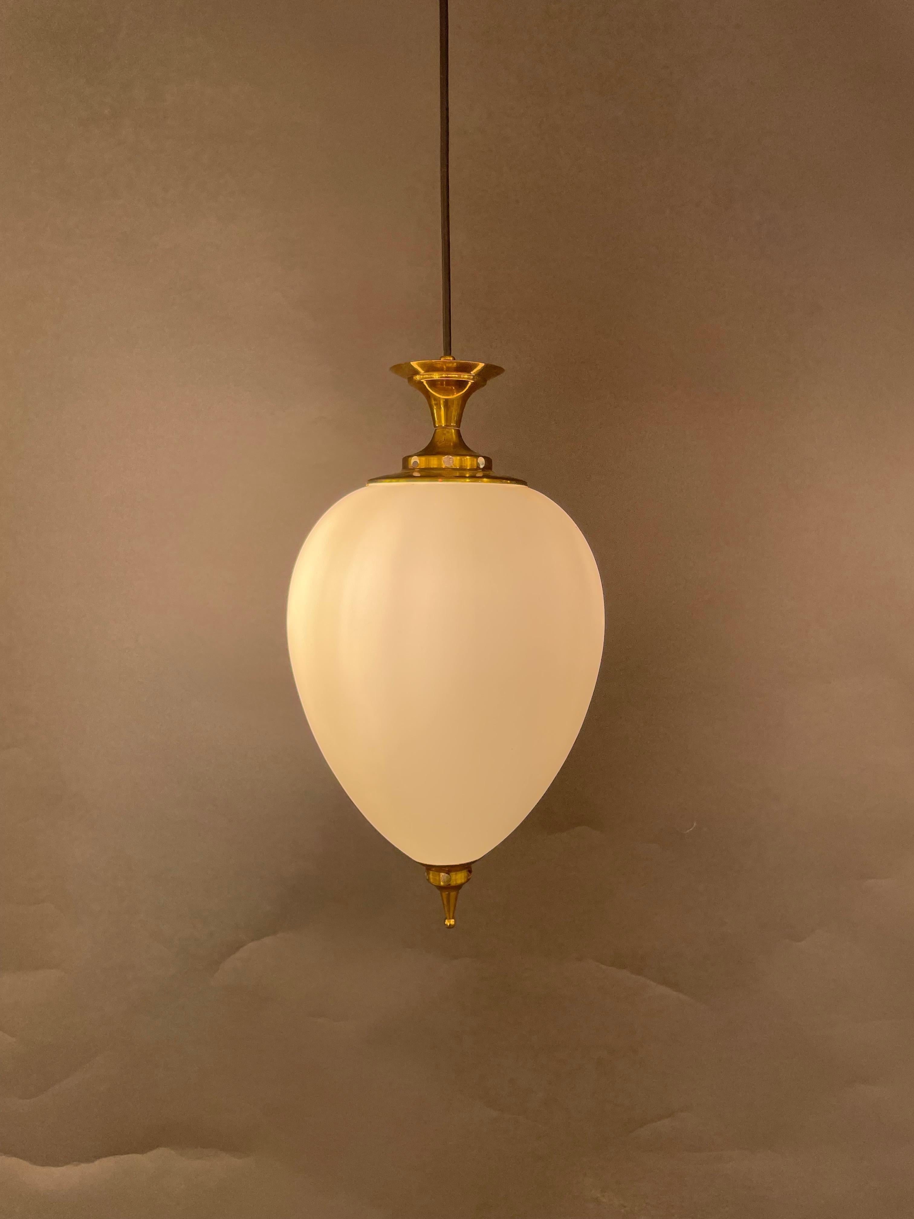Mid-20th Century Italian Hanging Lamp in Brass and Murano Glass, circa 1950s