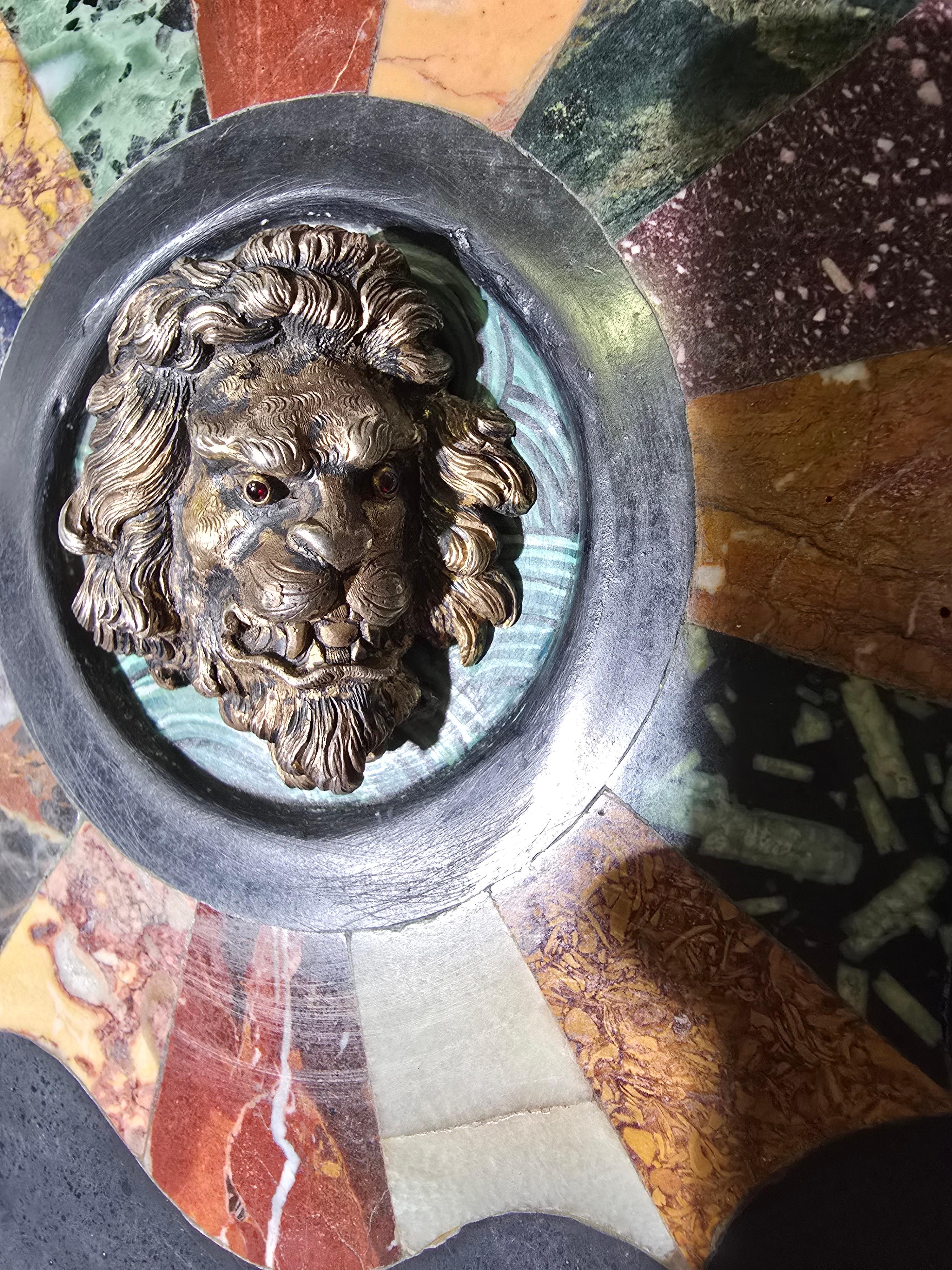Metà XIX secolo Targa italiana in pietra dura e argento - Inizio XIX secolo in vendita