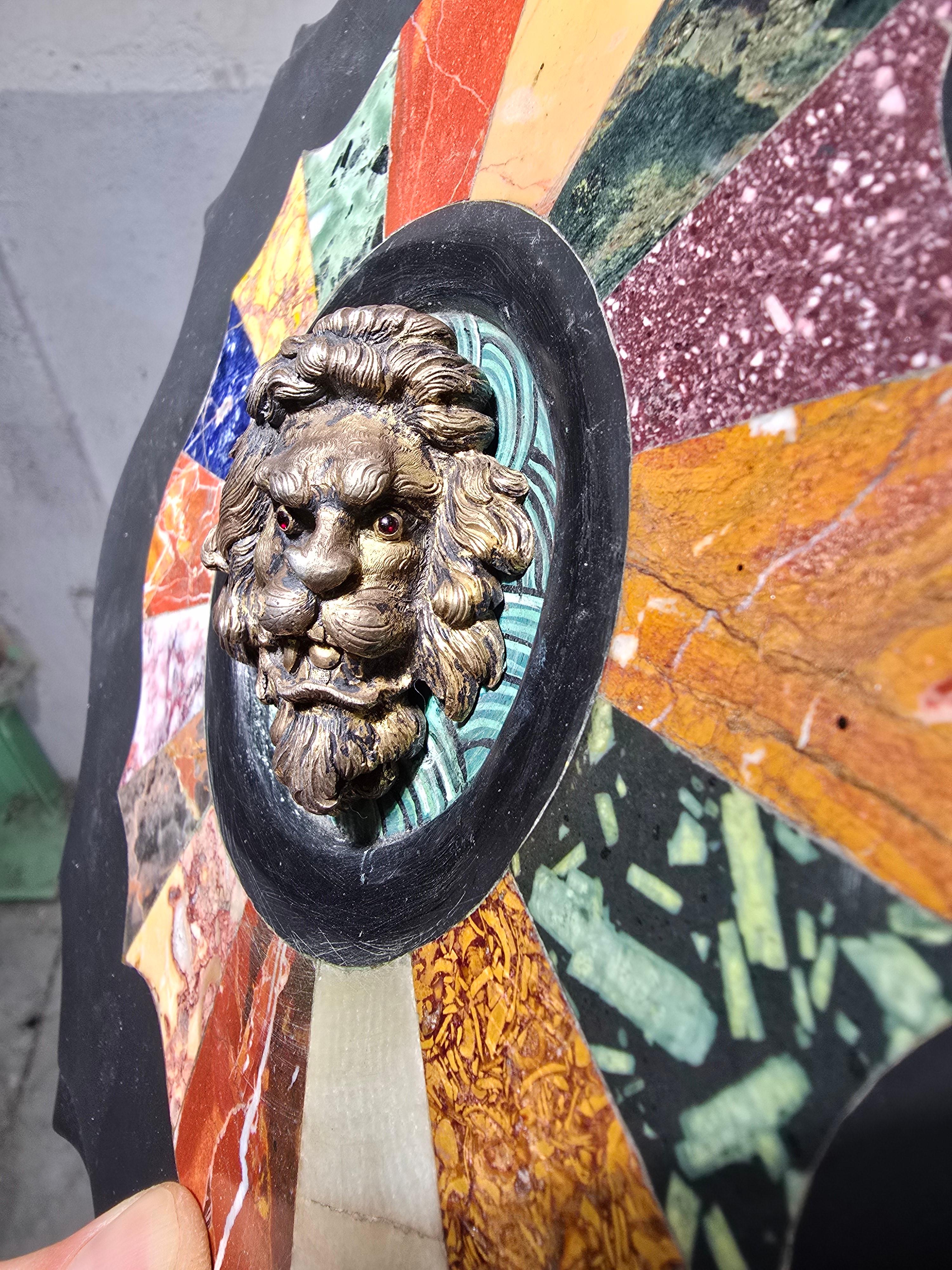 Gemme varie Targa italiana in pietra dura e argento - Inizio XIX secolo in vendita