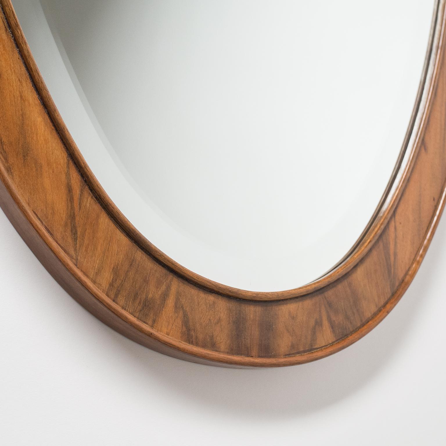 Italian Heart-Shaped Mirror, circa 1940, Walnut Frame In Good Condition In Vienna, AT