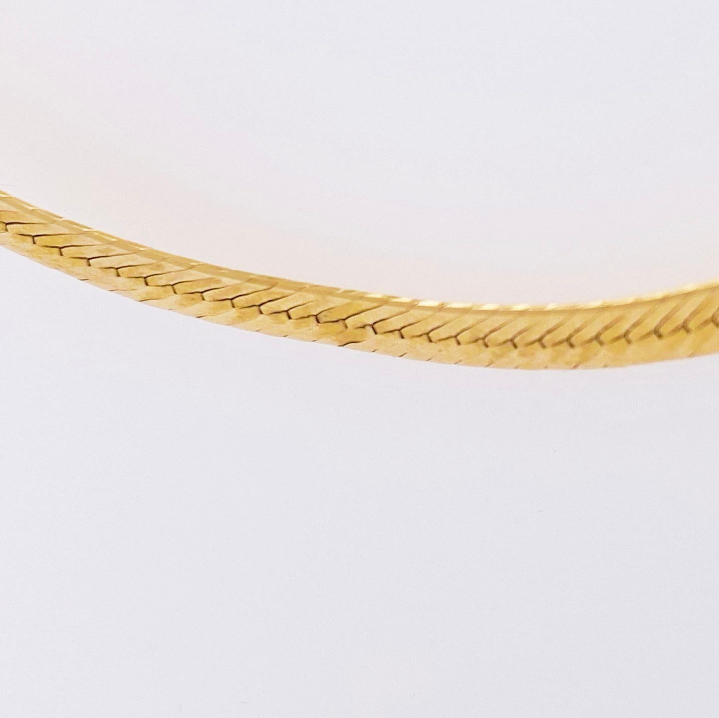 Italian Herringbone Chain in Yellow Gold In New Condition In Austin, TX
