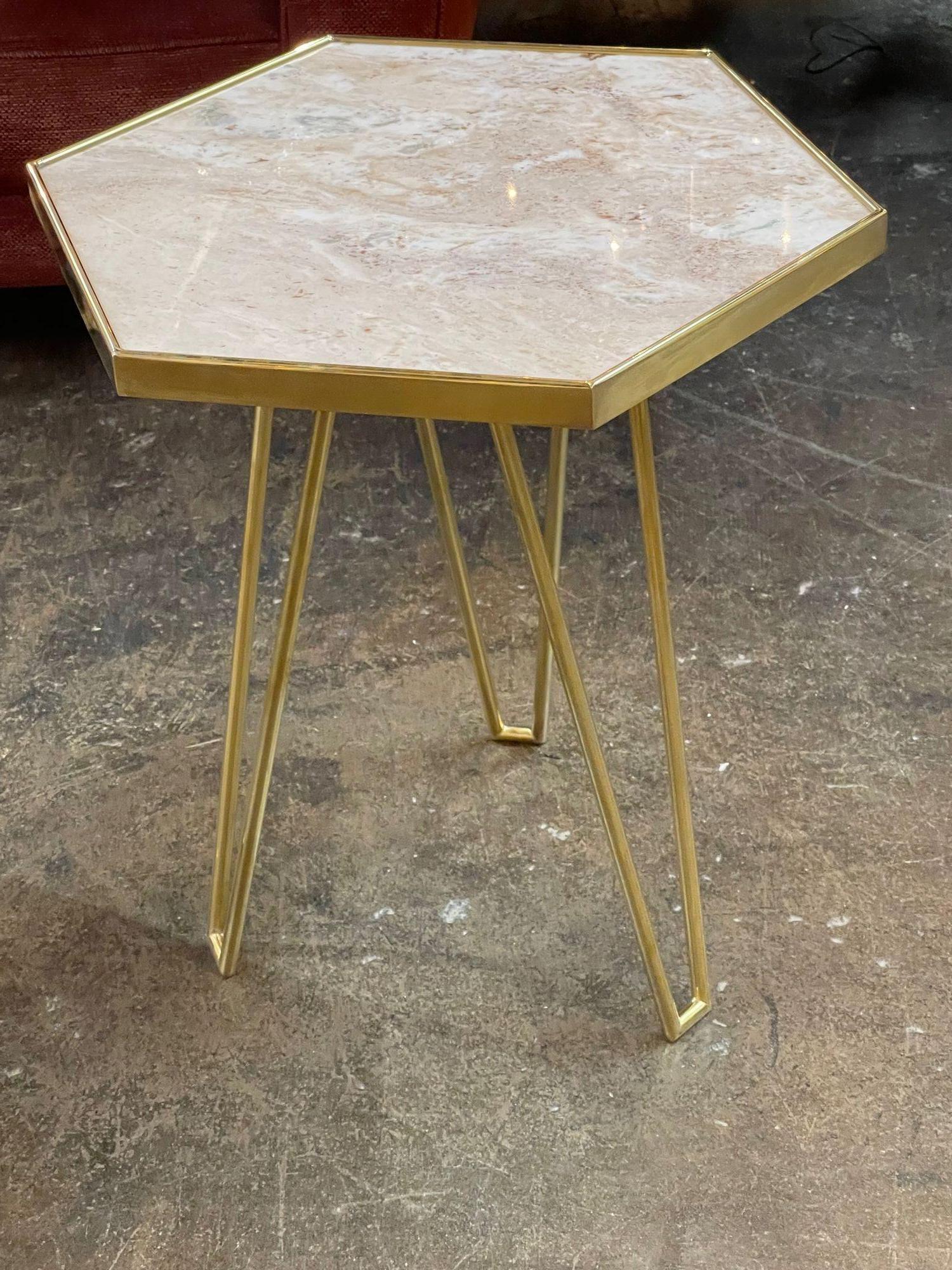 Table italienne de forme hexagonale Bon état - En vente à Dallas, TX
