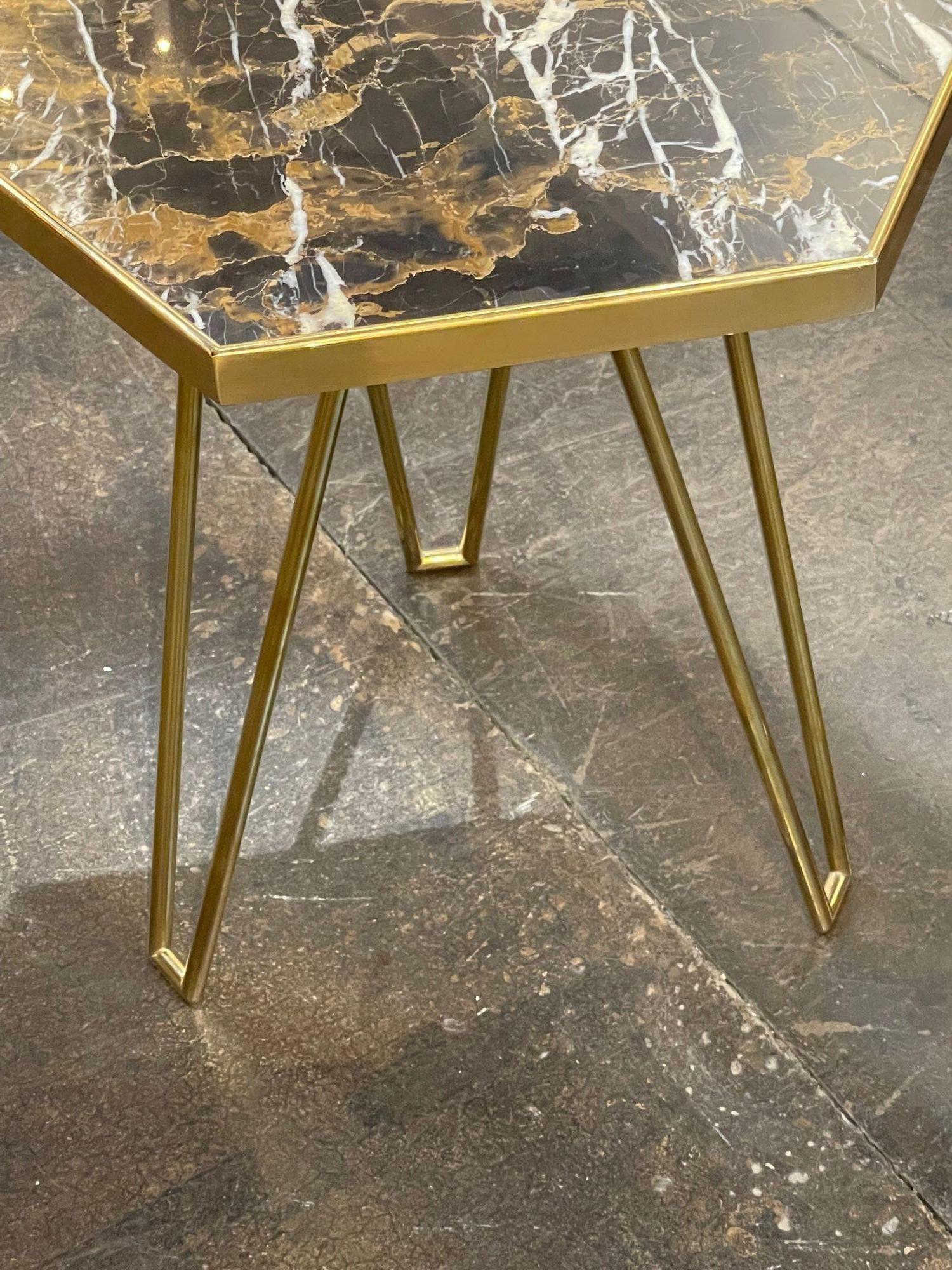 XXIe siècle et contemporain Table de forme hexagonale italienne en vente