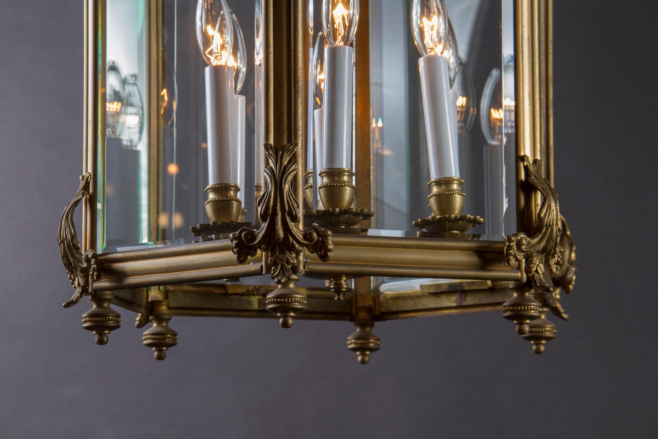 Italian Hexagonal Bronze Hanging Lantern, Mid 20th Century In Good Condition For Sale In New Orleans, LA