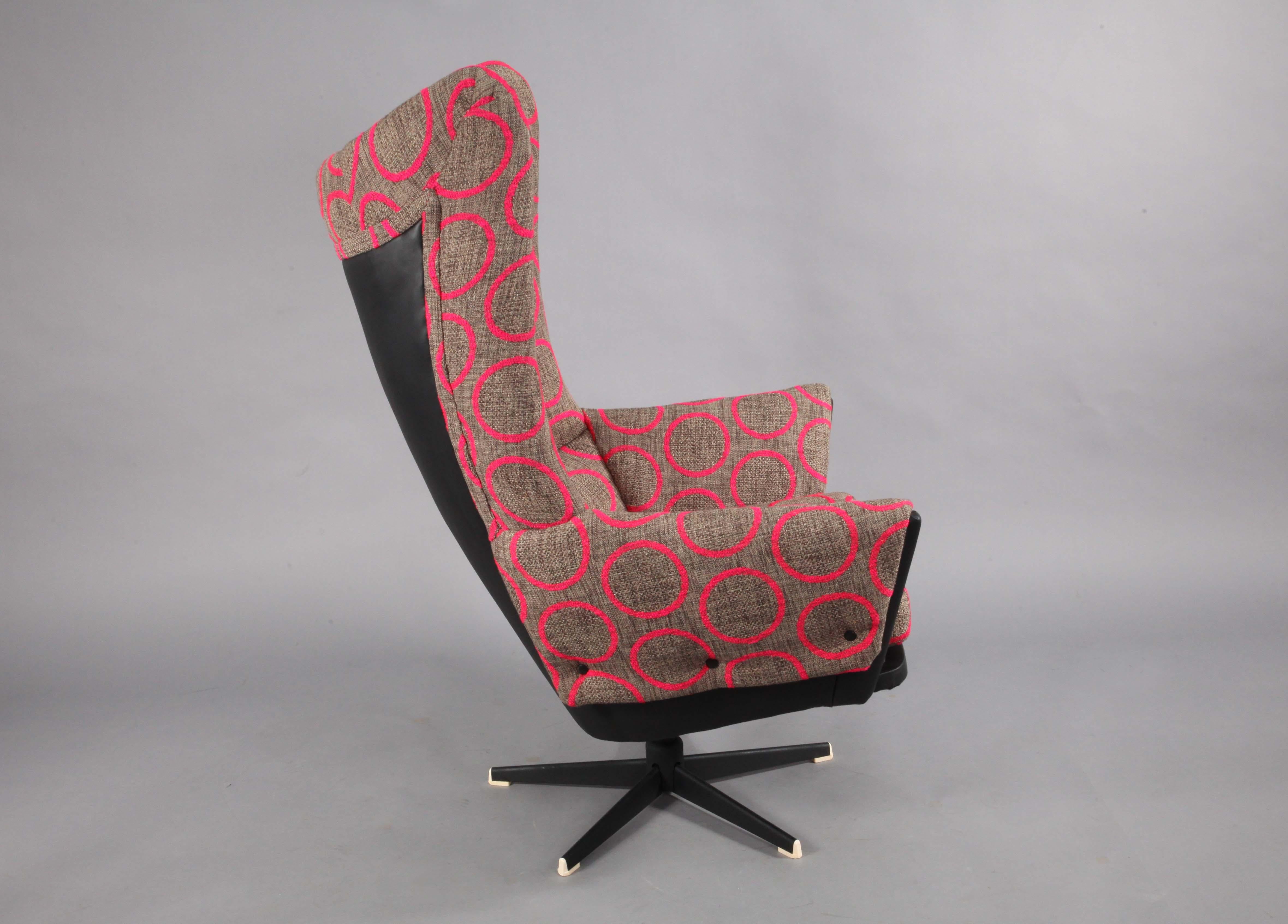 Italian High Back Swivel Armchair, Italy, 1950 In Good Condition In Vienna, Vienna