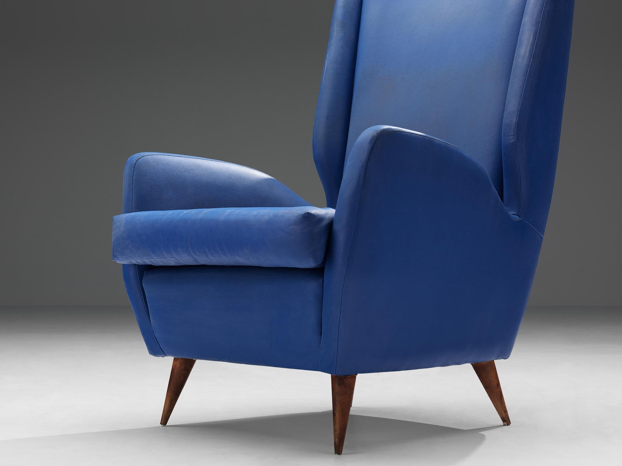 Italian High Back Lounge Chair in Blue Leather For Sale 1