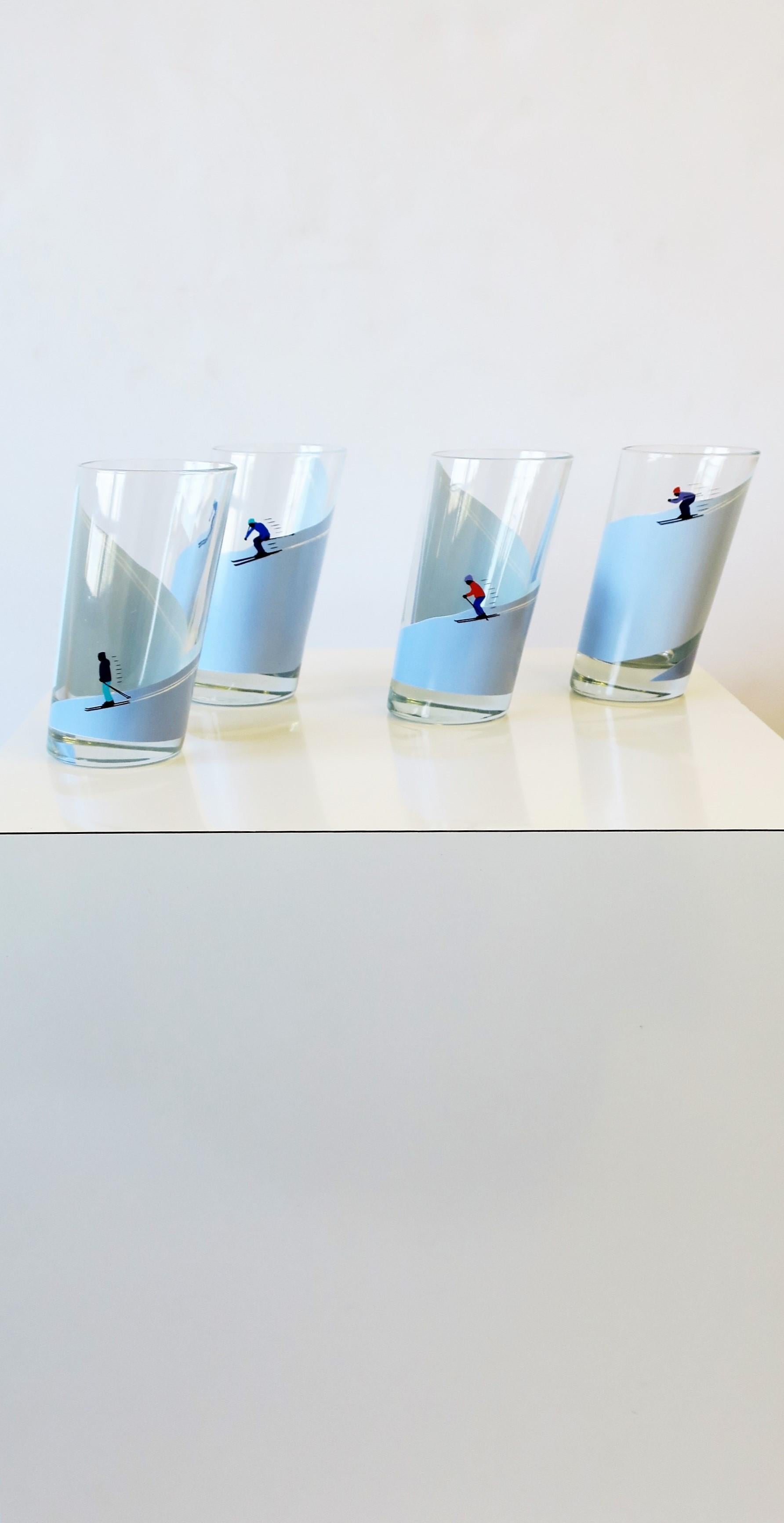 Italian Highball Cocktail Glasses with Winter Alpine Snow Skiers, Set of 4 In Good Condition In New York, NY