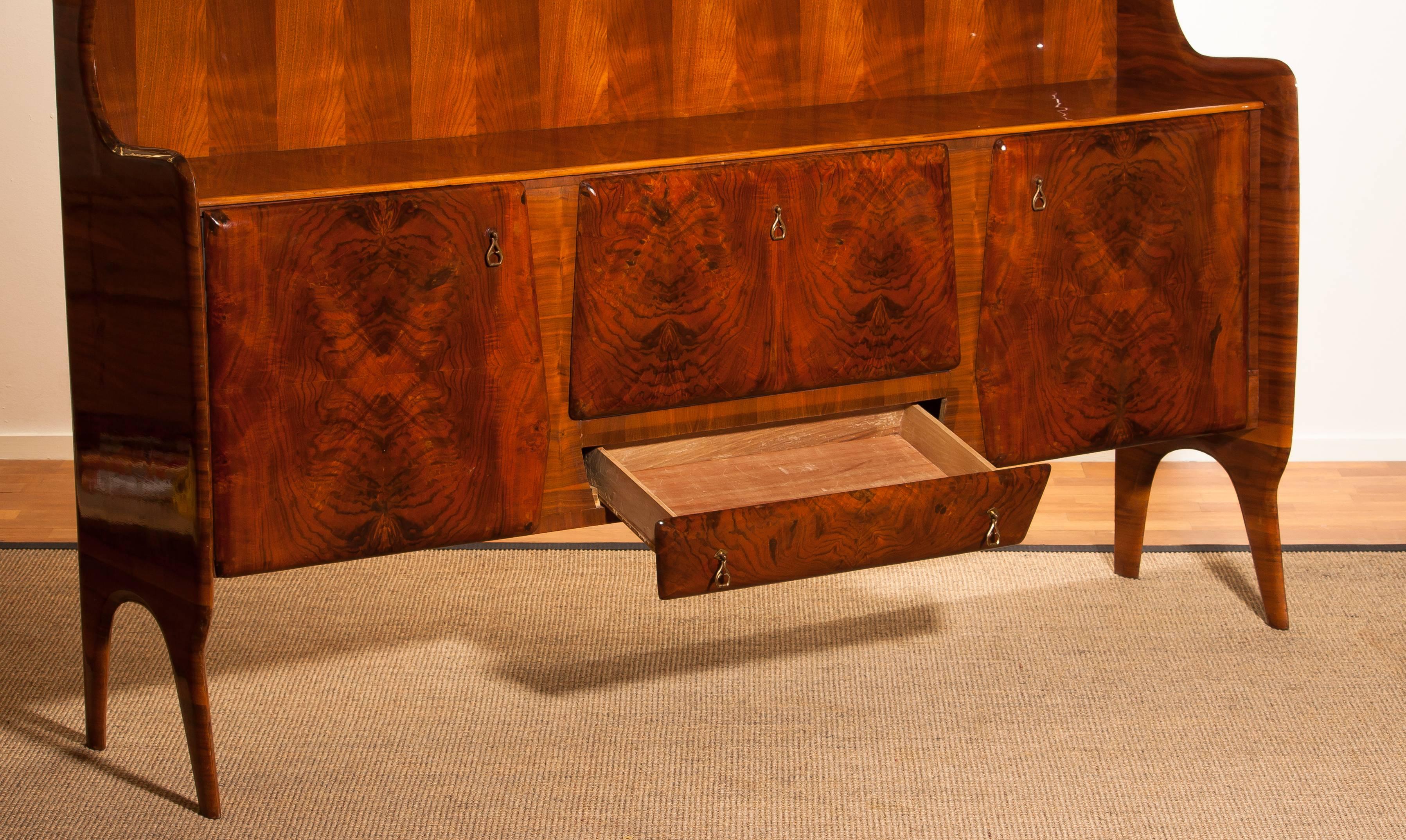 Italian Highboard or Buffet Cabinet in Burl Wood and Walnut by Vittorio Dassi 3