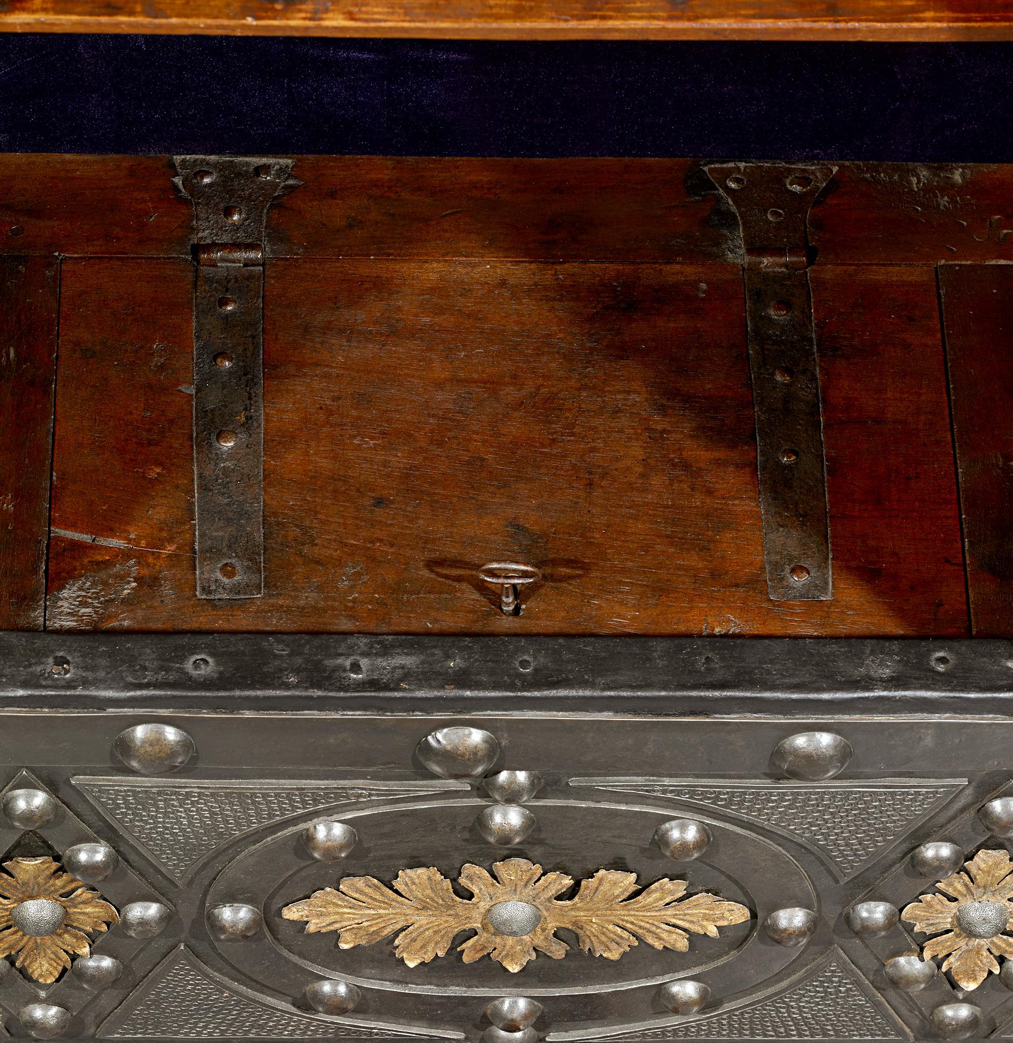 Caja fuerte italiana de suelo Hobnail con cabeza de león Hierro