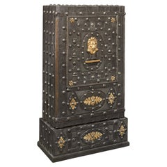 Caja fuerte italiana de suelo Hobnail con cabeza de león