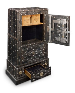 Italian Hobnail Safe