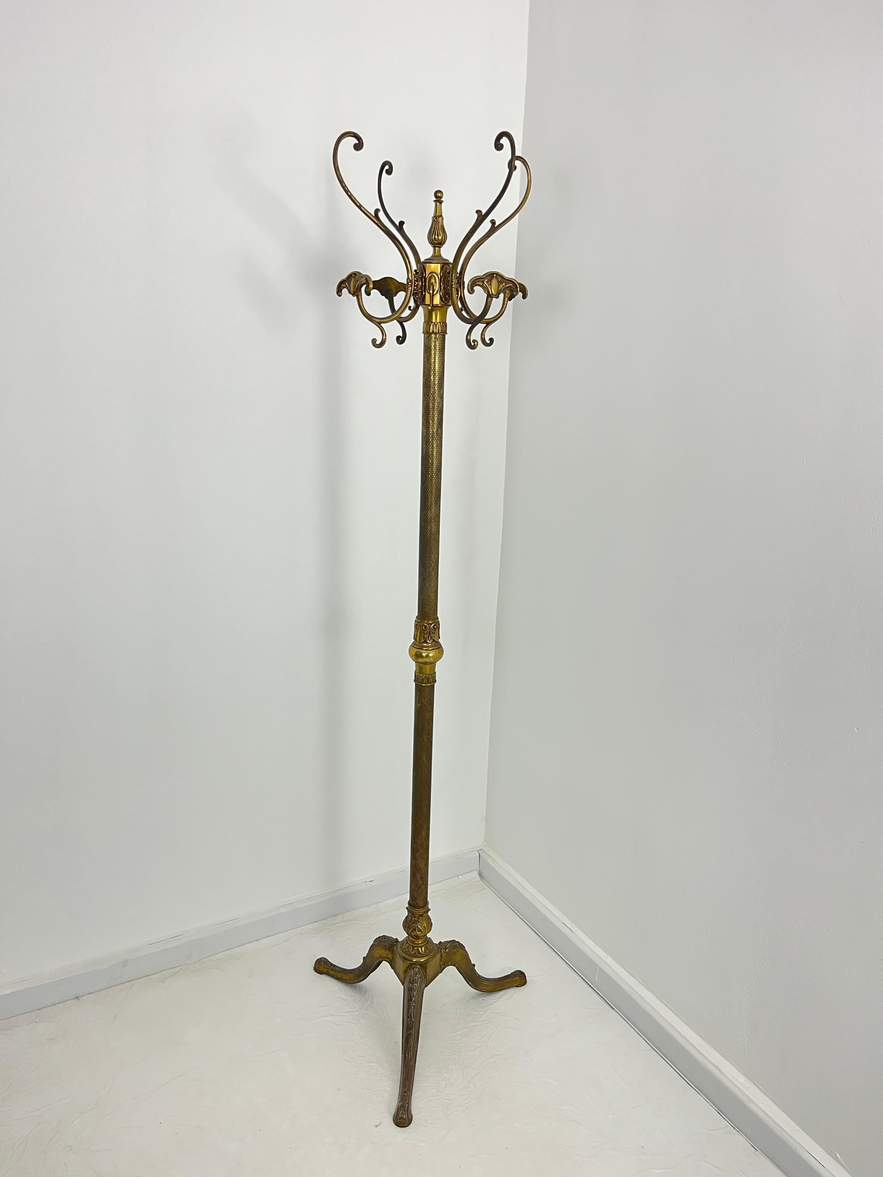 Italienischer Hollywood-Regency-Garderobenständer aus Messing, 1960er Jahre im Zustand „Gut“ im Angebot in Palermo, IT