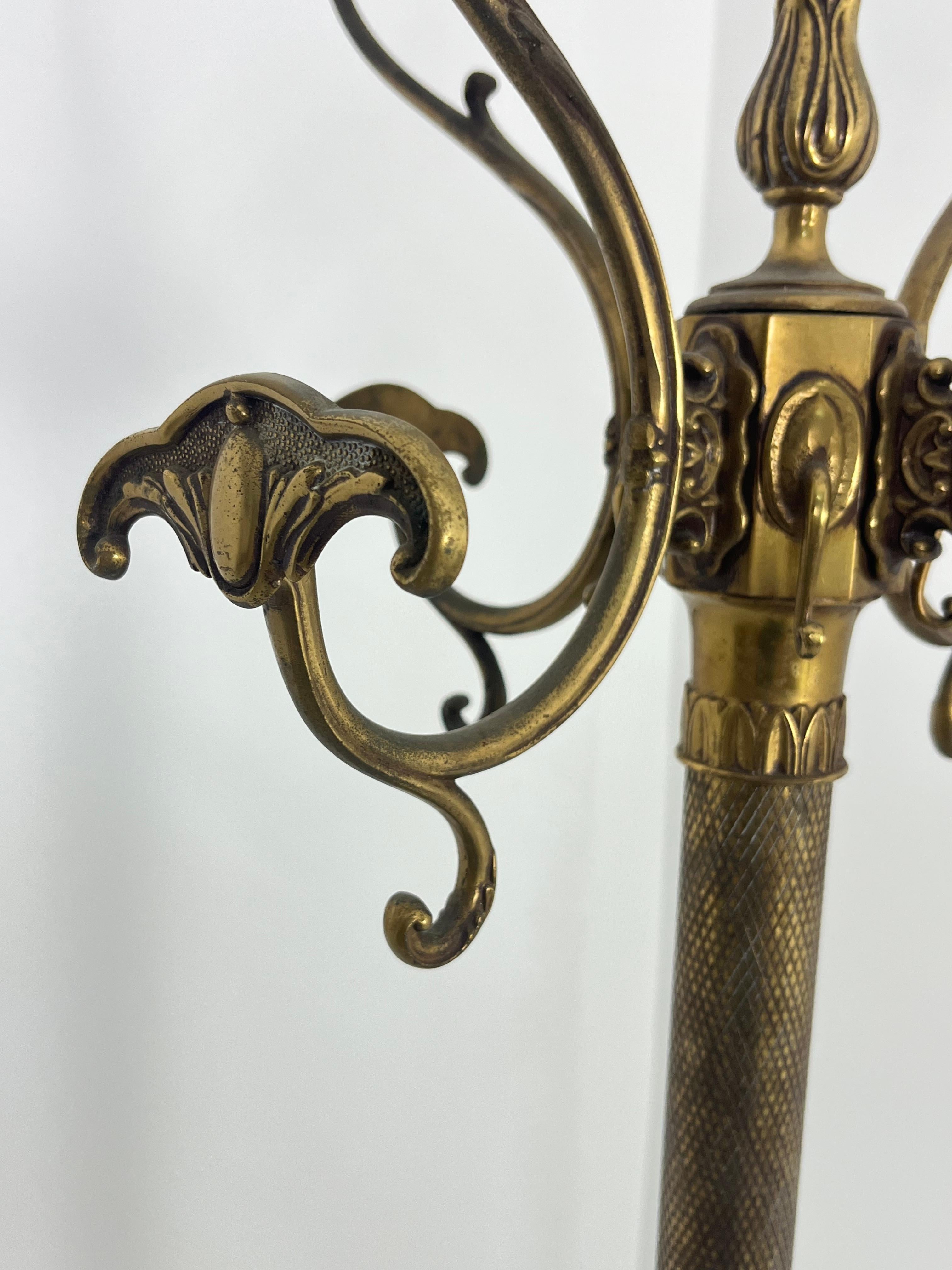 Italienischer Hollywood-Regency-Garderobenständer aus Messing, 1960er Jahre im Angebot 5