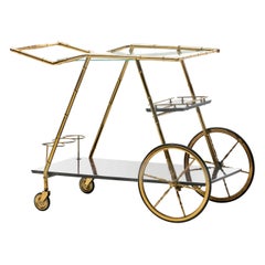 Chariot de bar italien de style Hollywood Regency en laiton, faux bambou et bois, vers les années 1960