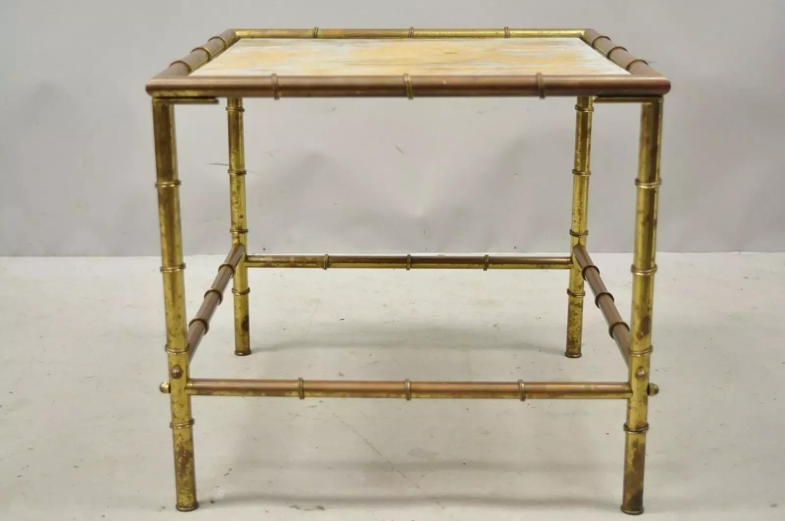 Italienischer, niedriger, quadratischer Hollywood-Regency-Beistelltisch aus Kunstbambus und Messing, Tole Metal im Angebot 5