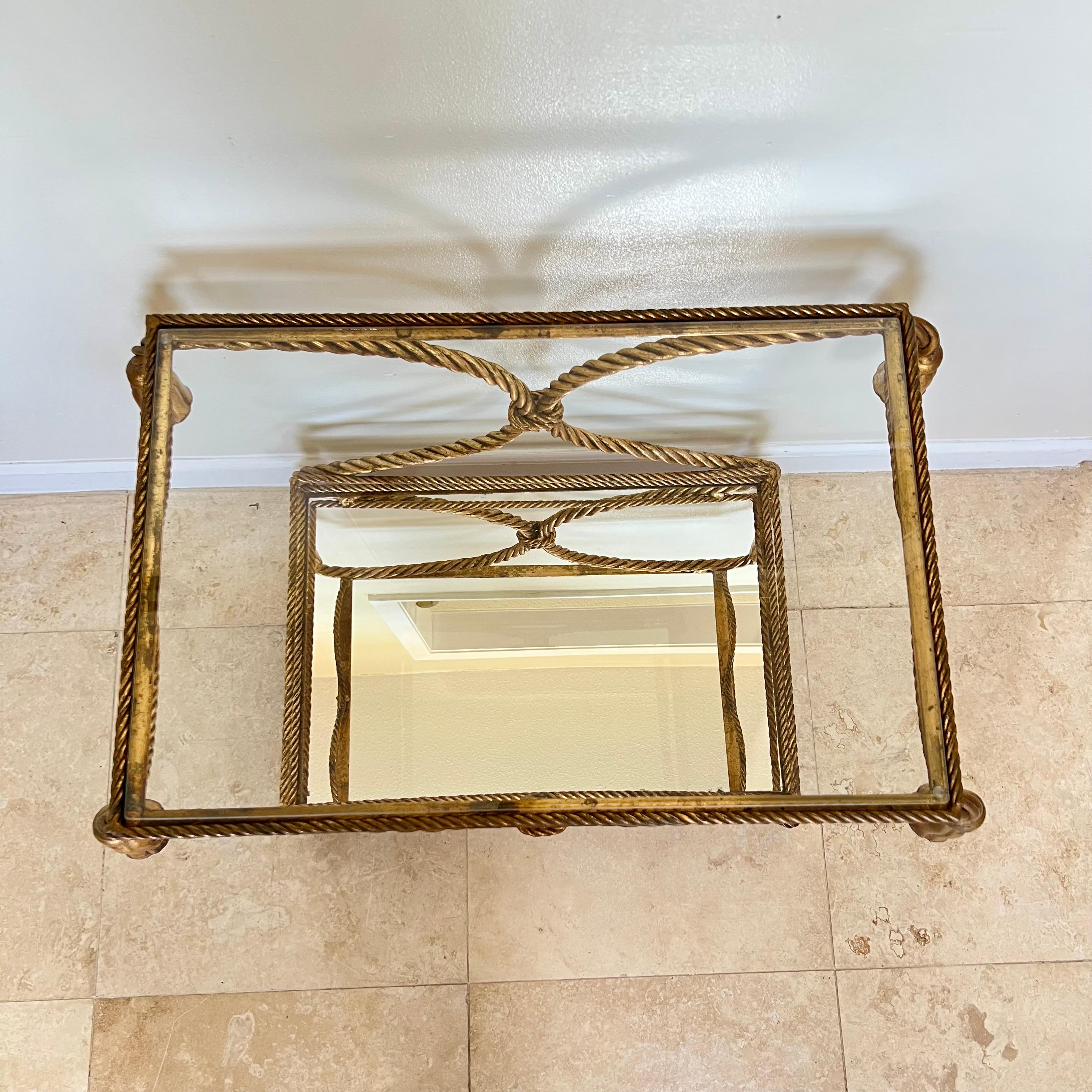 Carrito de bar italiano Hollywood Regency de cuerda y borla de metal dorado siglo XX en venta