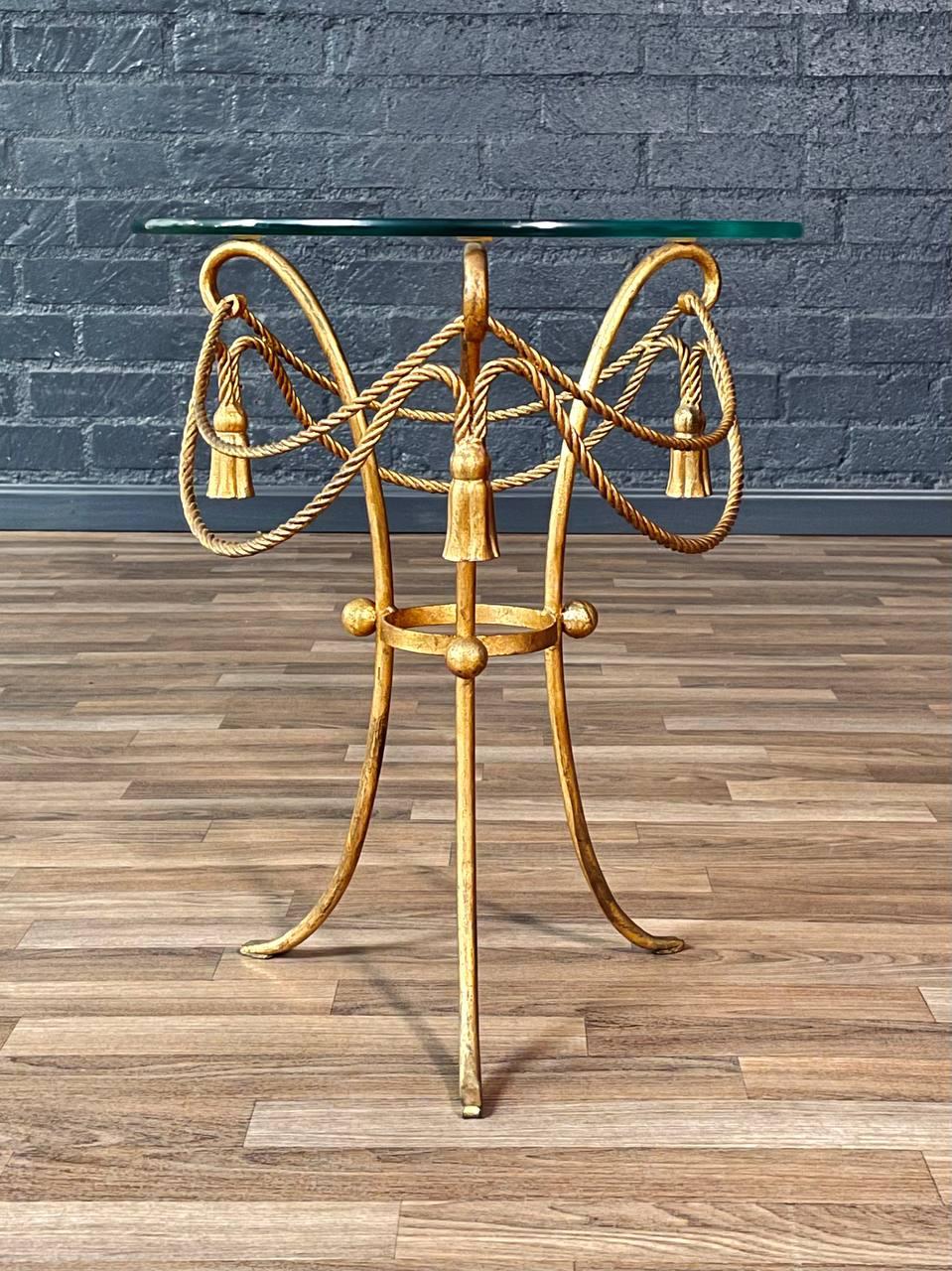 Italian Hollywood Regency Gilt Metal Rope & Tassel Side Table w/ Glass Top In Good Condition For Sale In Los Angeles, CA