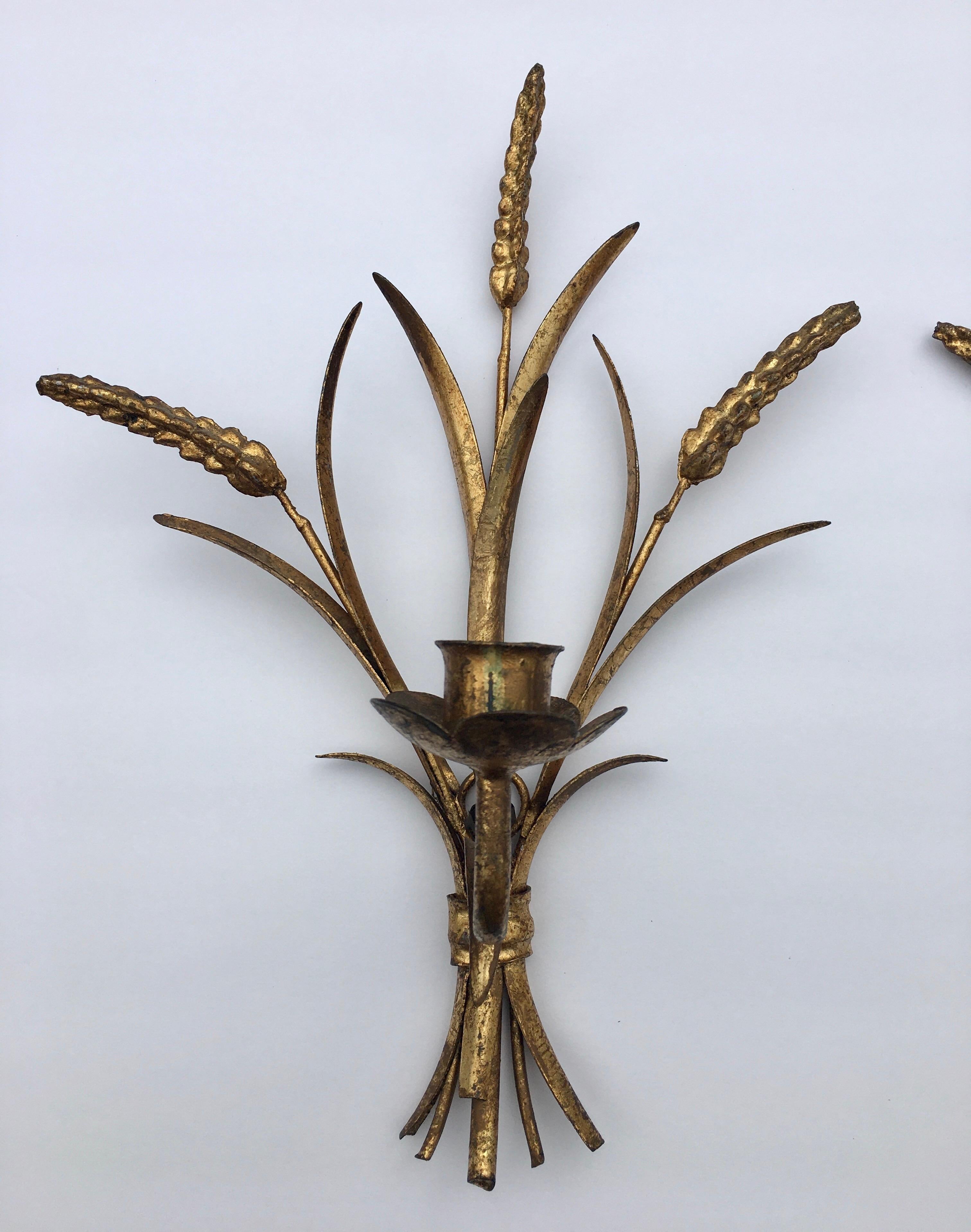 Italian Hollywood Regency Gilt Metal Tole Wheat Candle Wall Sconce, Pair In Good Condition In Lambertville, NJ