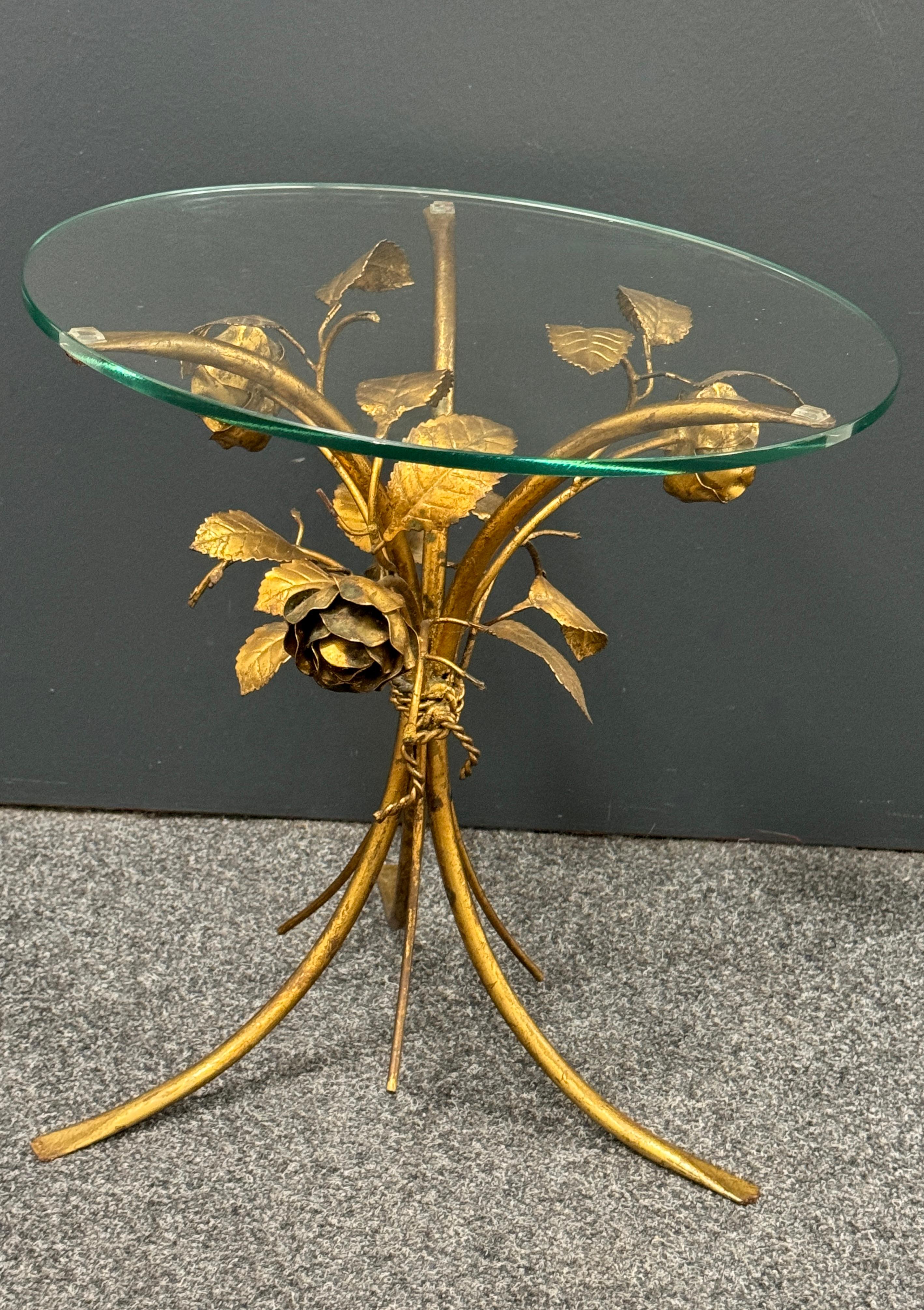 Italienischer Hollywood-Regency-Beistelltisch mit vergoldeter Rose, 1950er Jahre 8
