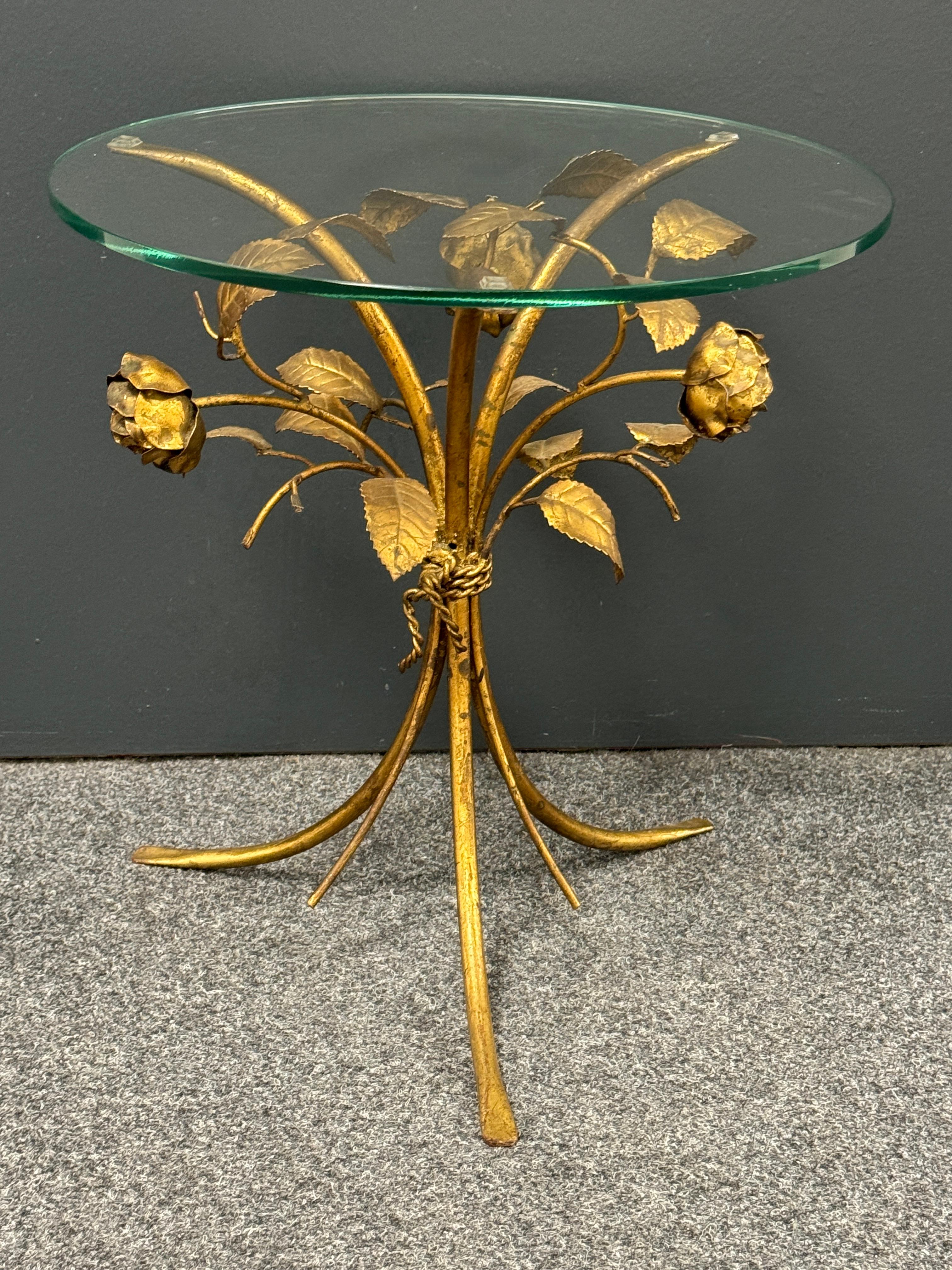 Italienischer Hollywood-Regency-Beistelltisch mit vergoldeter Rose, 1950er Jahre 9