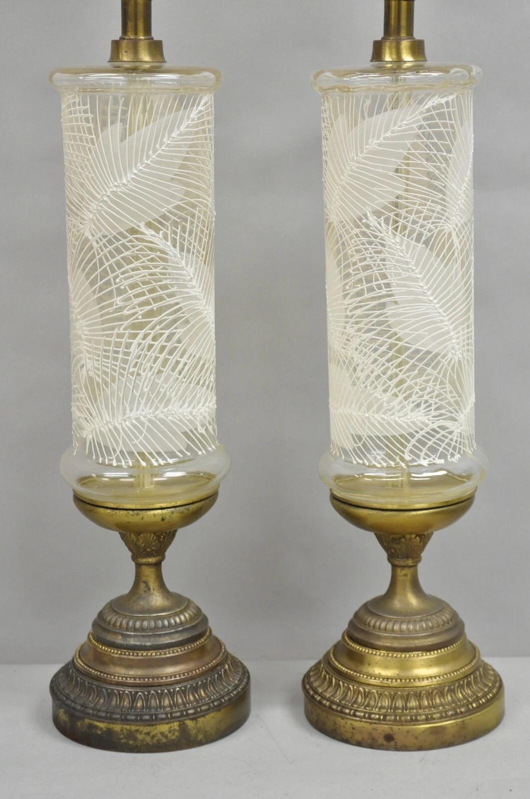 Italian Hollywood Regency Glass Cylinder Palm Leaf Painted Table Lamp - a Pair For Sale 4