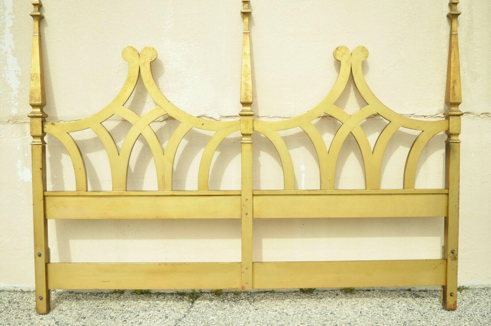 Italian Hollywood Regency Gold Gilt Carved Wood King Size Post Bed Headboard 8