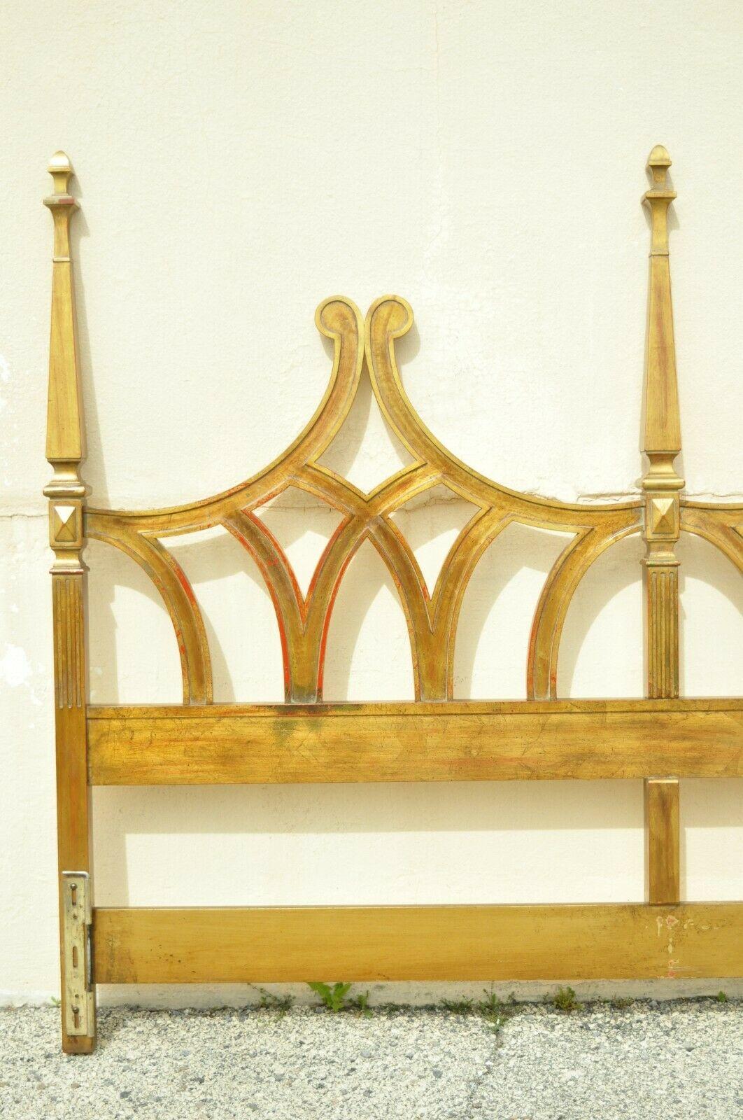 Italian Hollywood Regency Gold Gilt Carved Wood King Size Post Bed Headboard In Good Condition In Philadelphia, PA